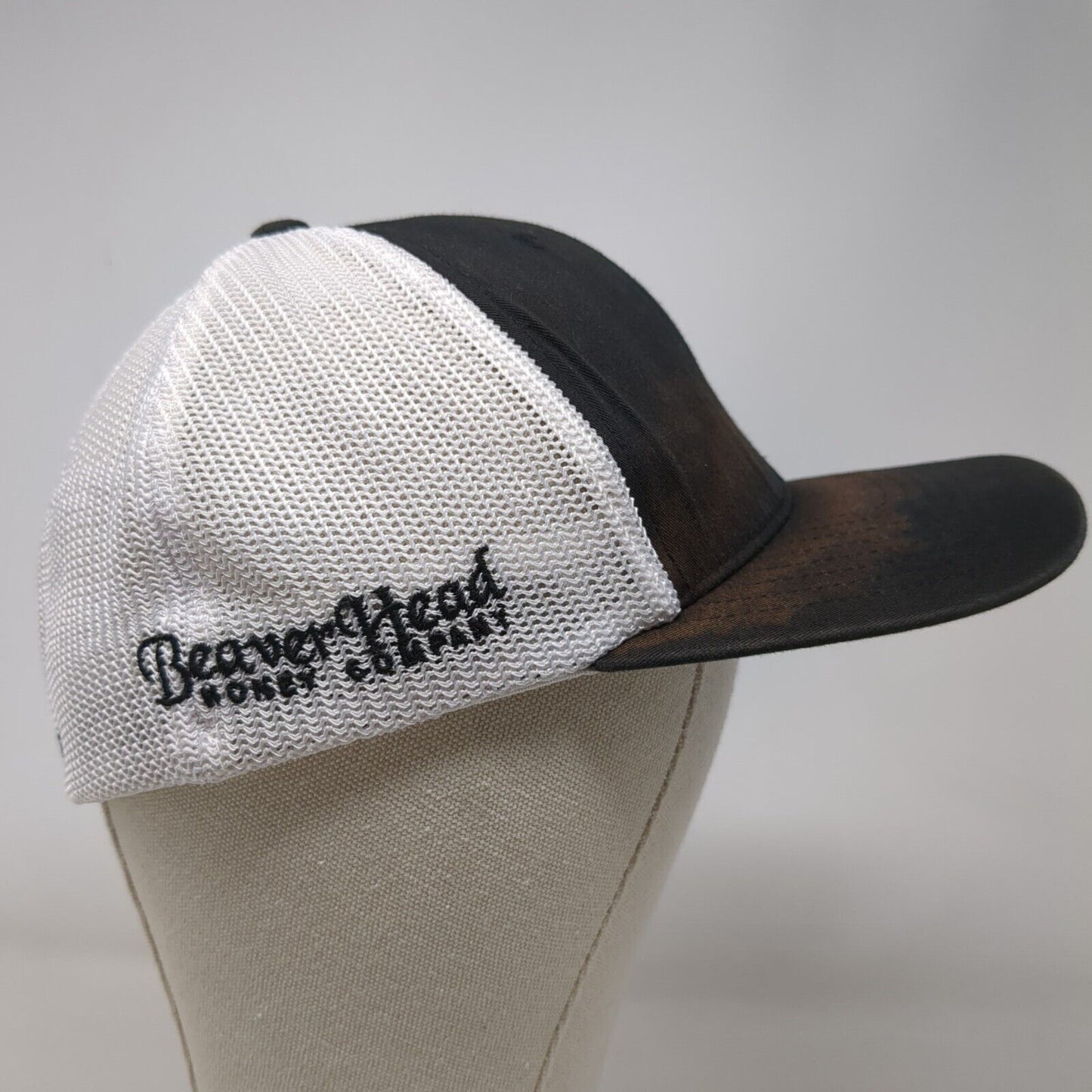 Beaver Head Fitted Mesh Back Trucker Hat Black L/XL Flexfit Colorblock
