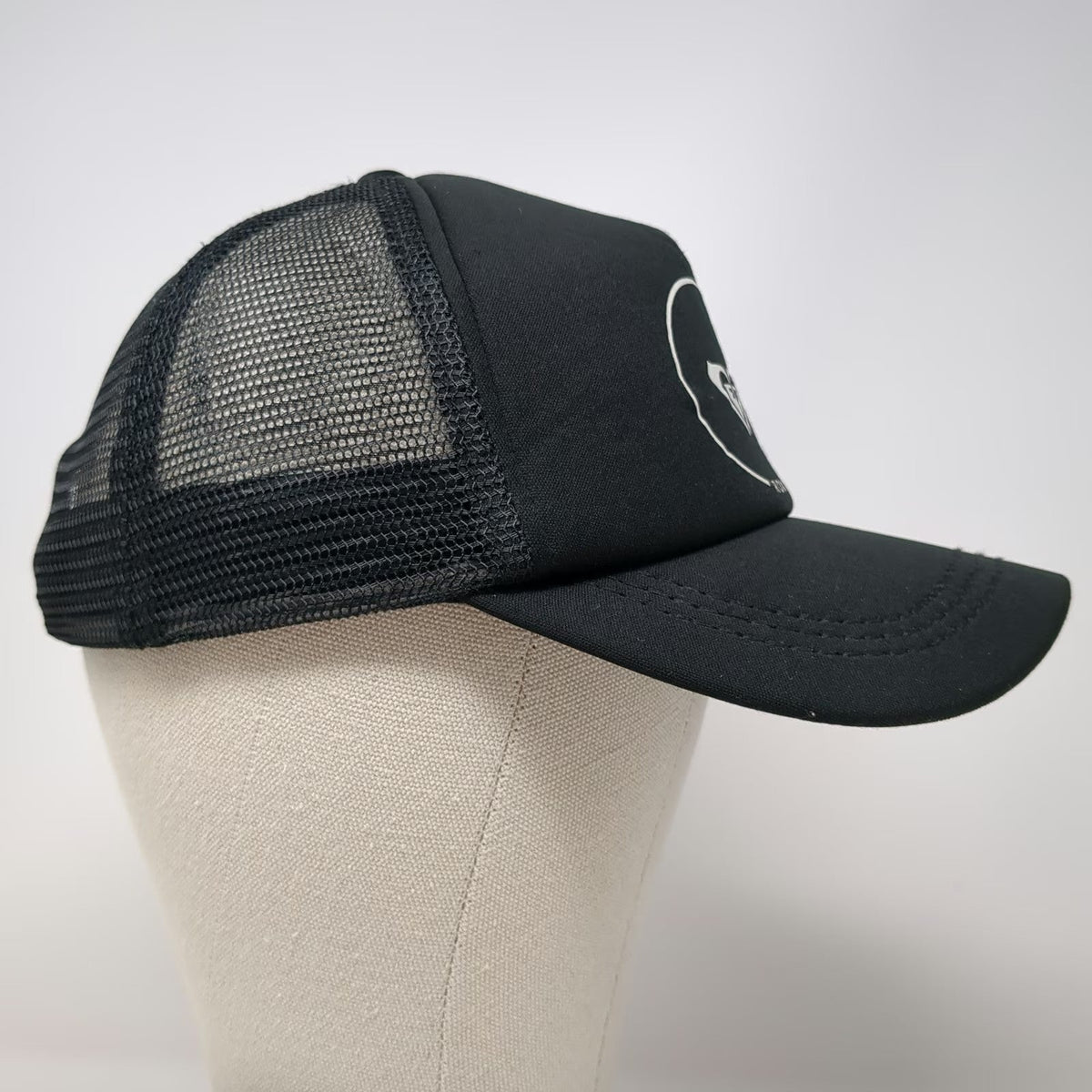 Roxy Trucker Hat Black One Size Mesh Back Snapback Logo Adjustable Surf Beach