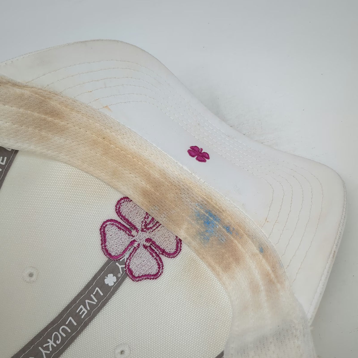 Black Clover Snapback White One Size Purple Topgolf Logo Live Lucky Hat Golf
