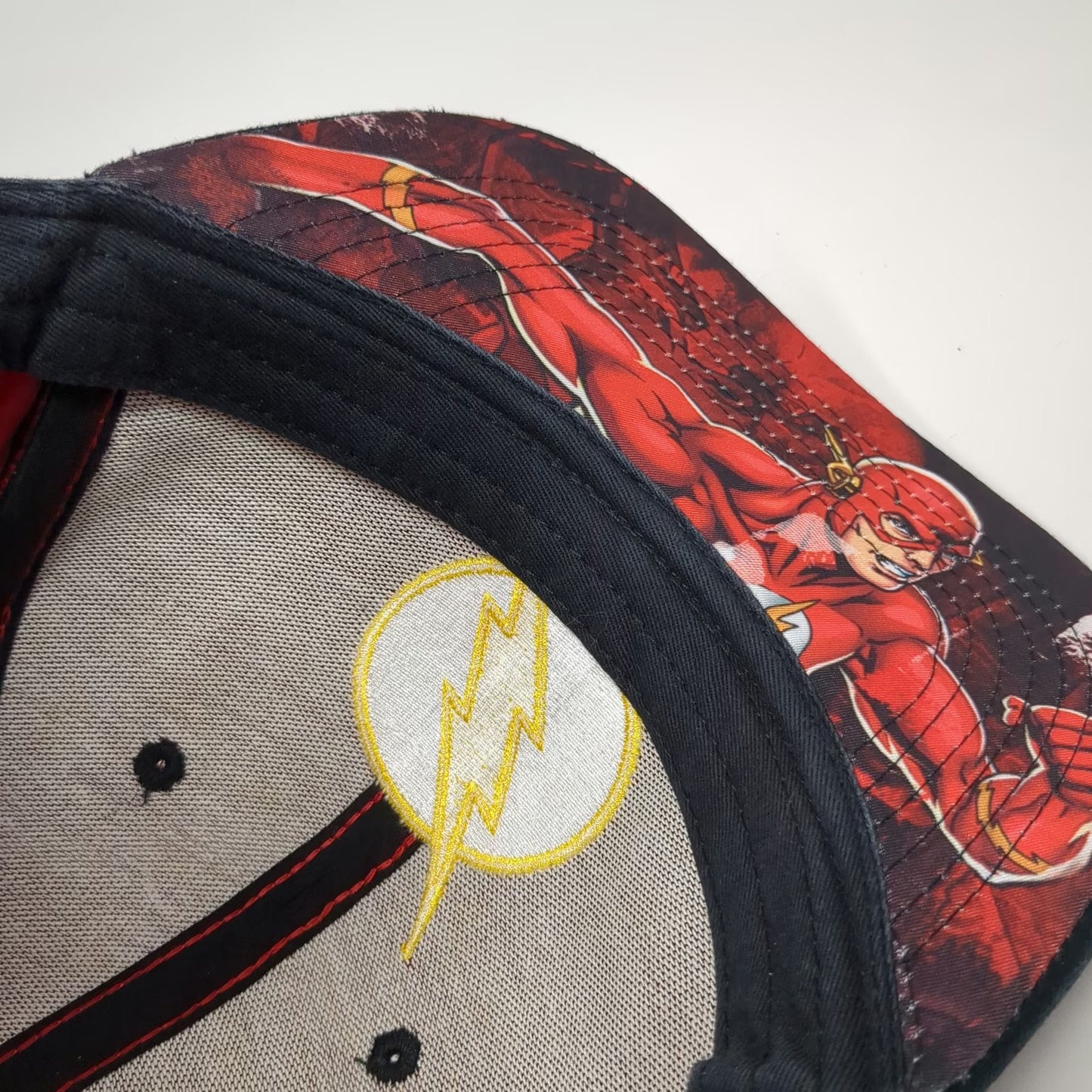 DC Comics Snapback Hat Red One Size Flash Logo Under Visor Graphic Cotton Black