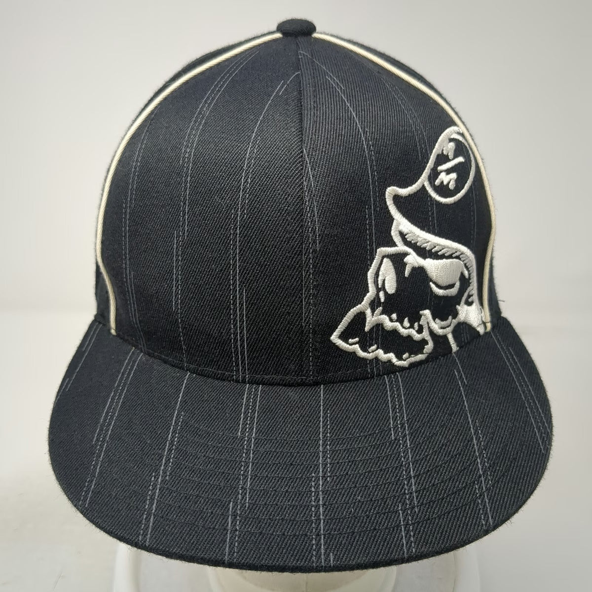 Flexfit Baseball Cap Black White L-XL Pinstripe Skull Pirate Curved Brim Hat