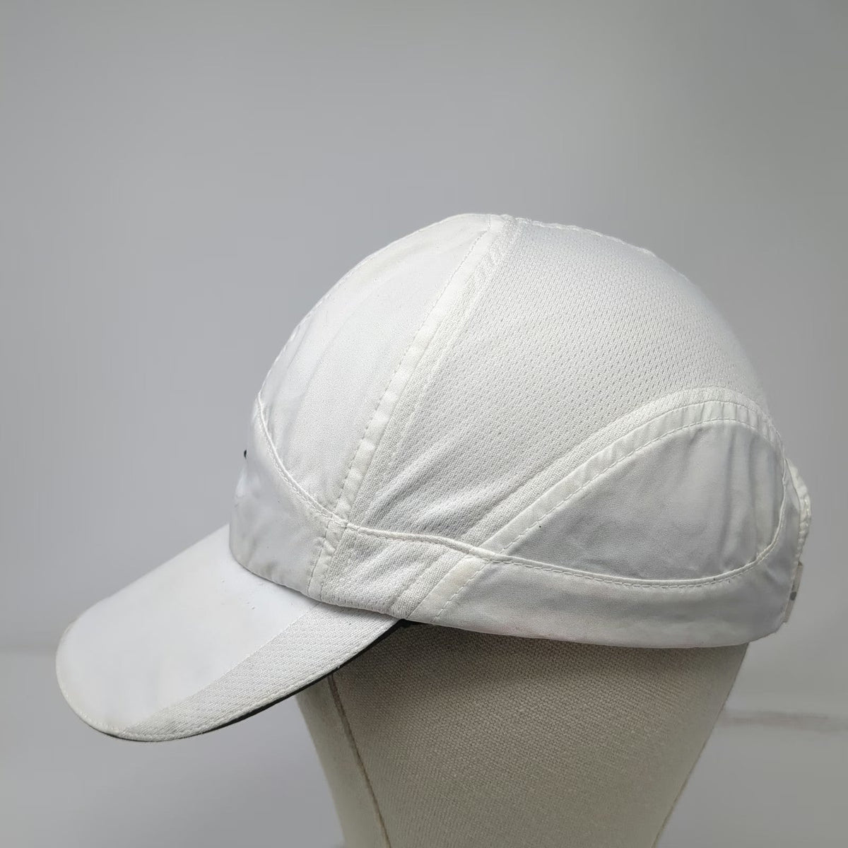 Nike Baseball Cap White One Size Fit Dry Performance Running Mesh Hat Reflective