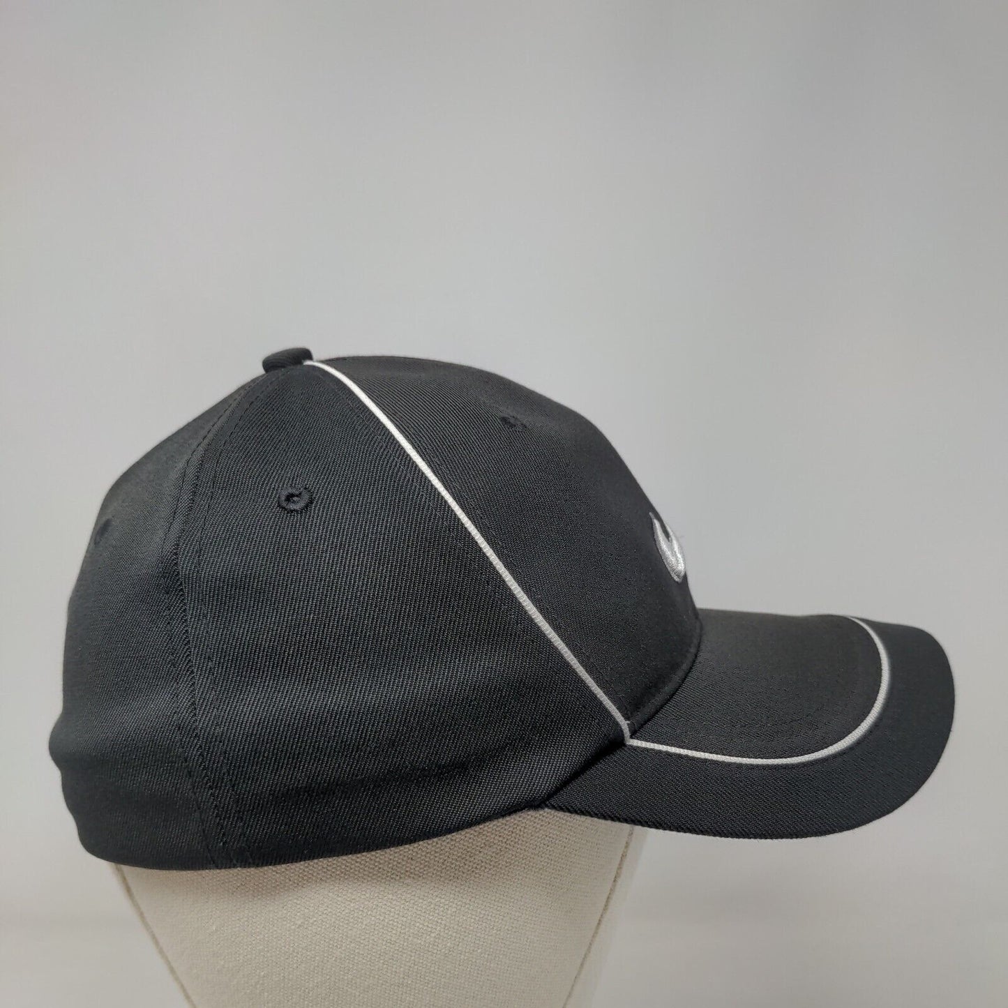 Nike Golf Fitted Hat Black S/M Embroidered Swoosh Vented Holes 6 Panel