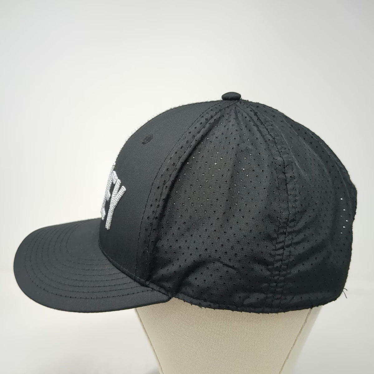 Pukka Trucker Hat Black One Size Perforated Mesh Snapback Radley Golf Chef Logo