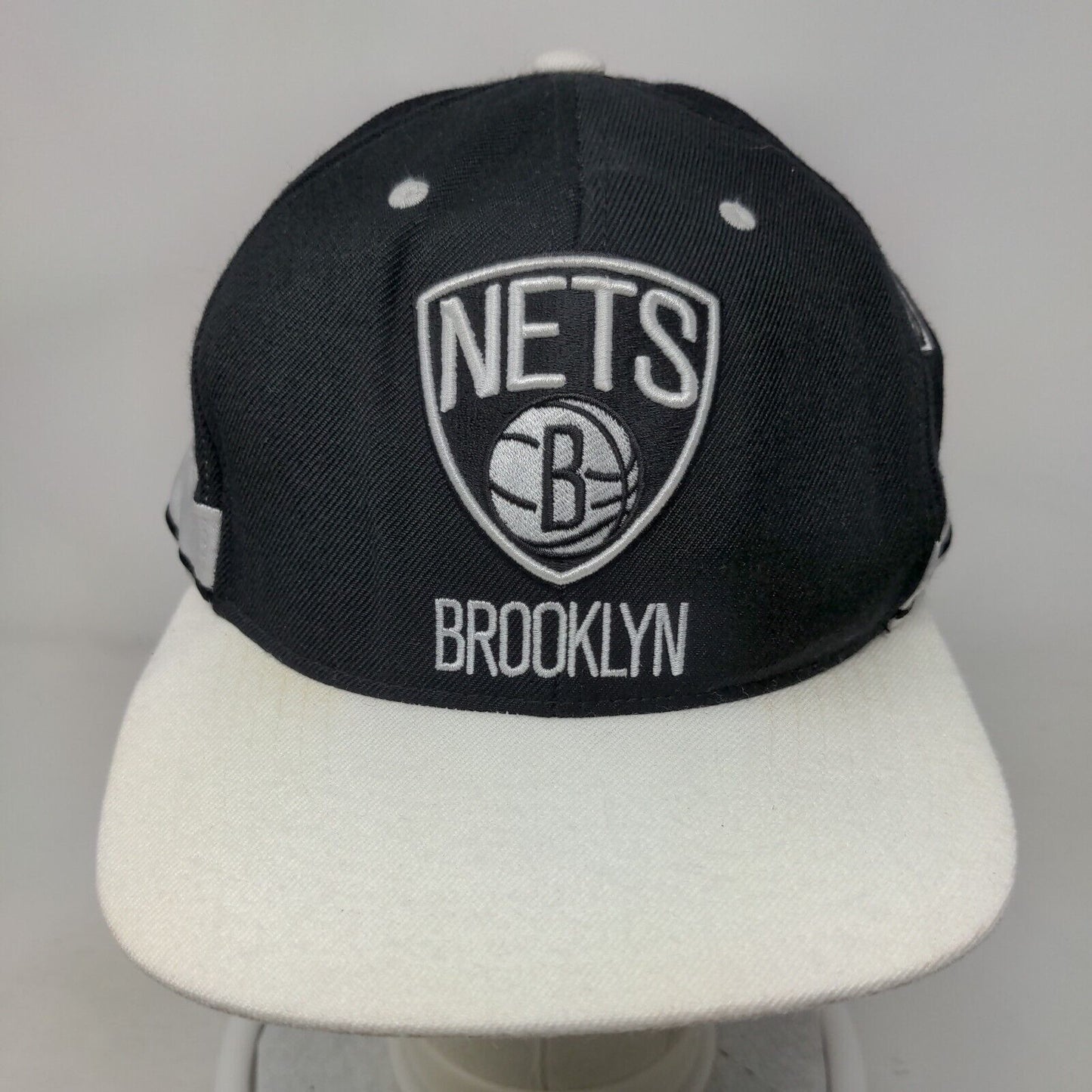 Brooklyn Nets Snapback Hat Black White Embroidered Logo Mitchell & Ness NBA