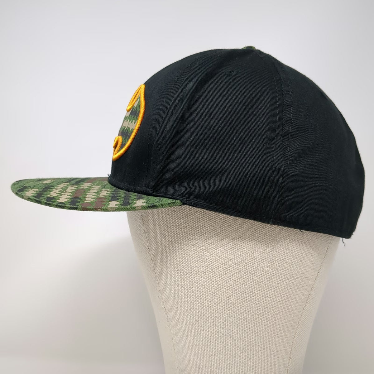 DC Comics Batman Baseball Cap Black XL Fitted Camo Logo Graphic Flat Brim Hat