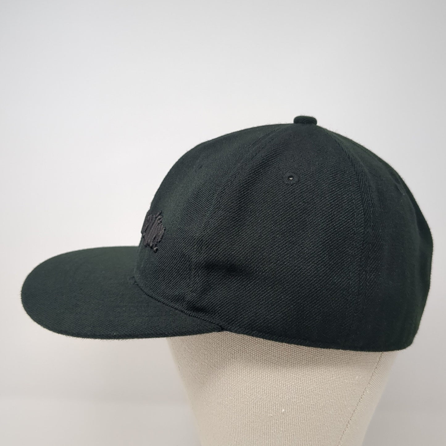 Jägermeister Fitted Hat Black Medium Embroidered Logo Solid 6 Panel