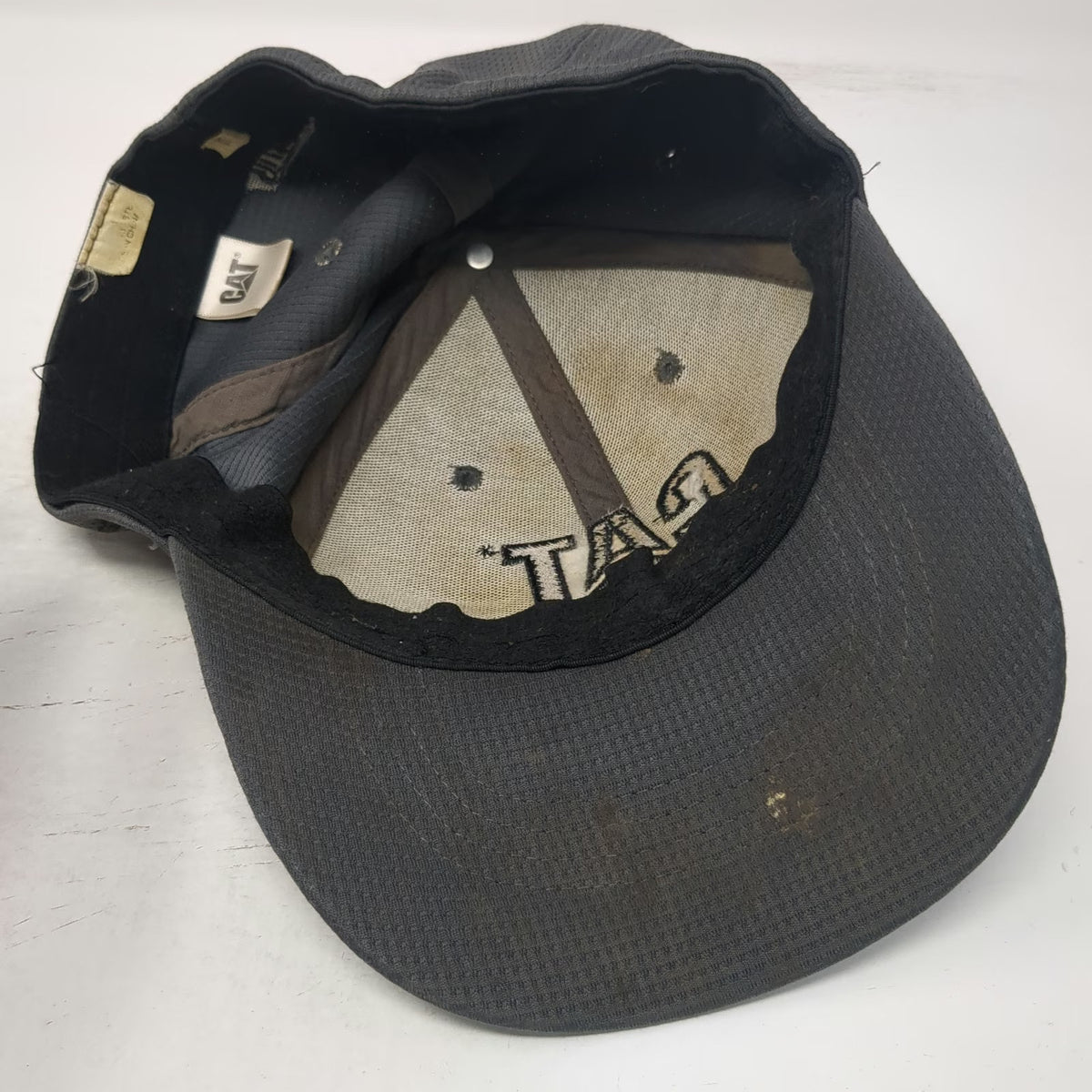 CAT Baseball Cap Gray L Bulldozer Western Equipment Stretch Fit Textured Hat