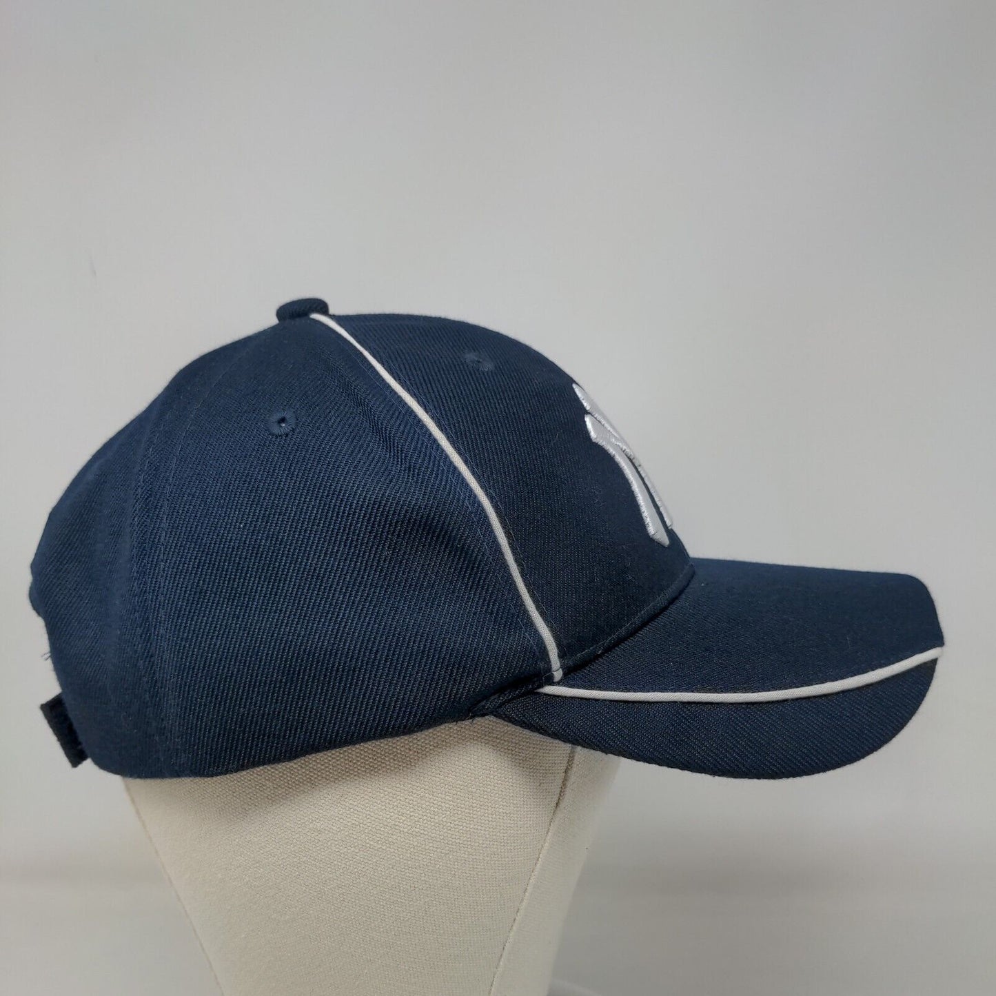 Melonwear Men's Strapback Hat Blue New York Yankees Embroidered Logo