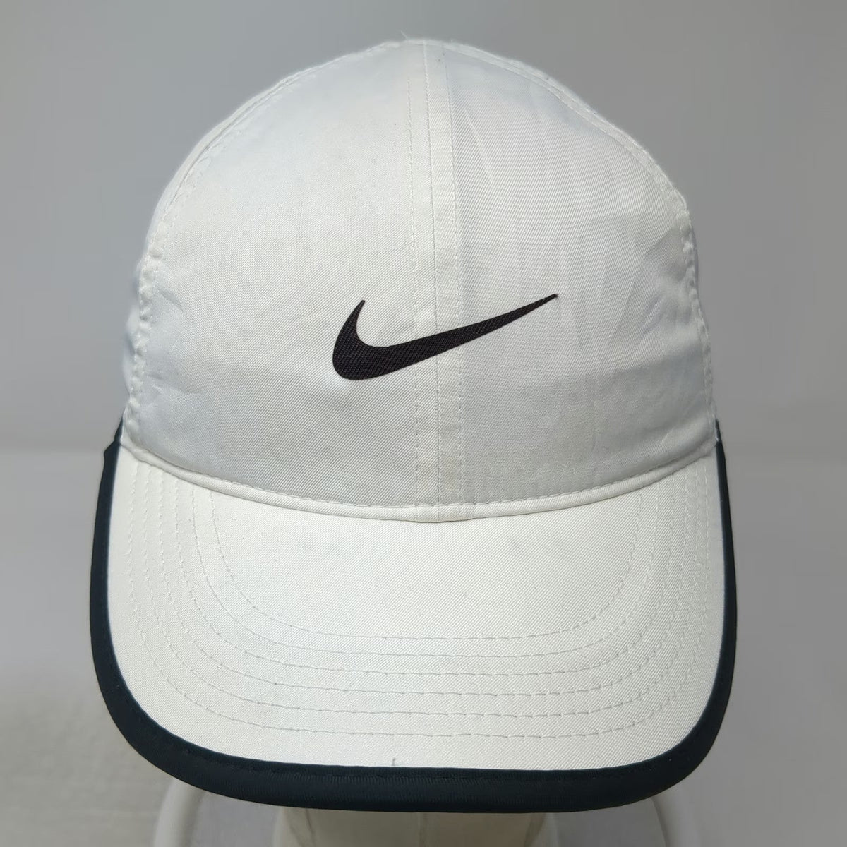 Nike Baseball Cap White One Size Featherlight Dri-Fit Strapback Running Hat