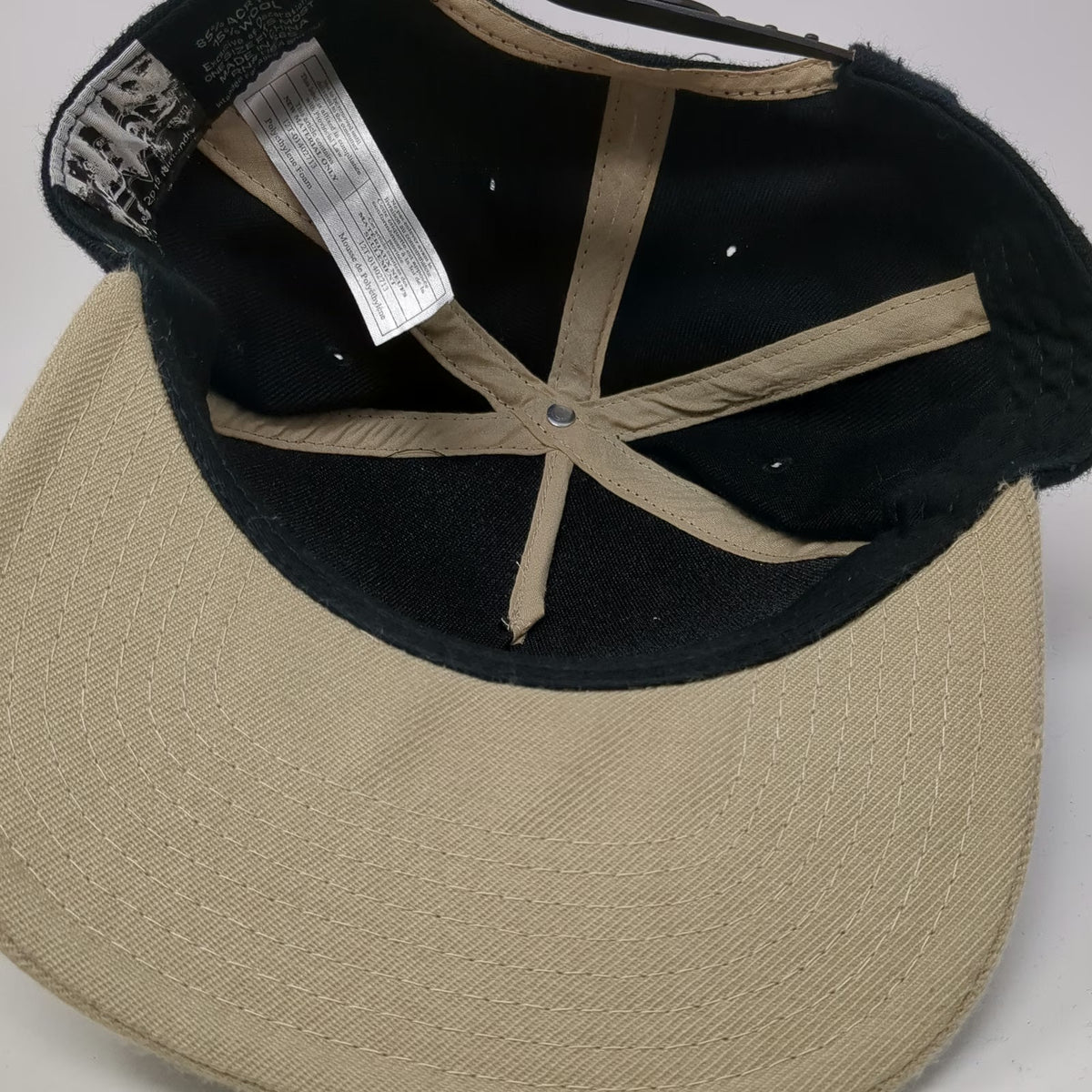 Nintendo Legend of Zelda 5 Panel Hat Black One Size Snapback Flat Brim Sword