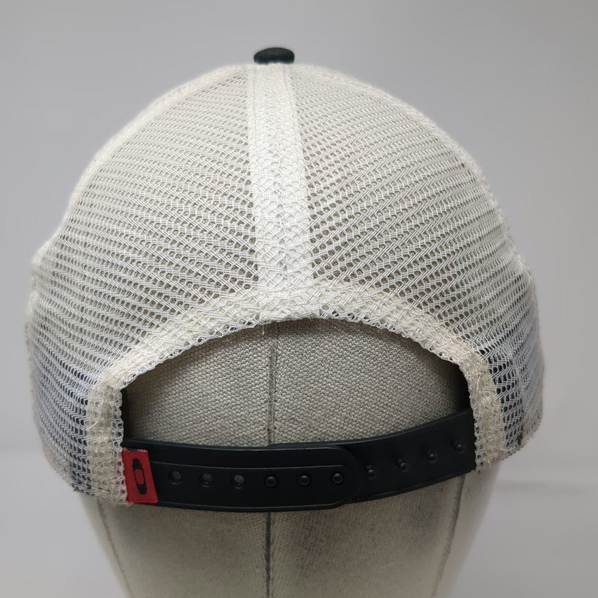 Oakley Trucker Hat White Black One Size Mesh Back Snapback Logo Graphic Hat