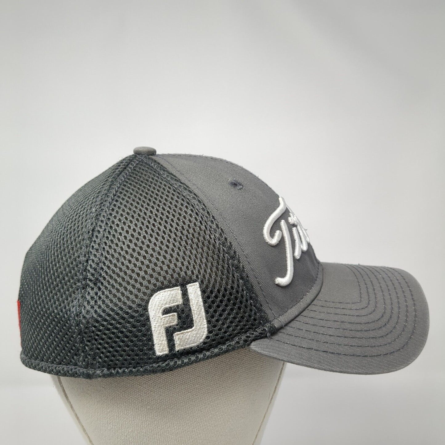 Titleist FJ Pro V1 Fitted Mesh Back Golf Hat Gray S-M New Era 6 Panel
