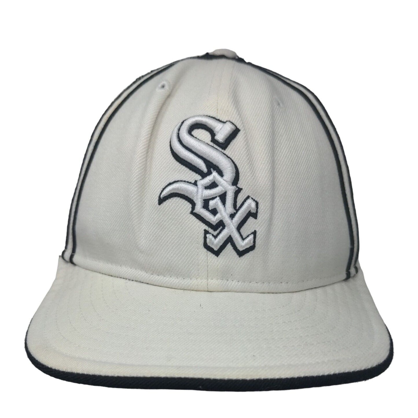 New Era Men's Fitted Hat White 7 3/8 Embroidered Chicago White Sox 59Fifty Logo