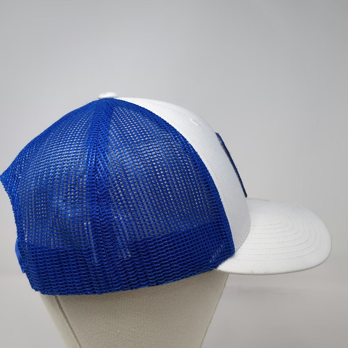 Drive Chip & Putt Trucker Hat White Blue One Size Mesh Snapback Golfing Patch