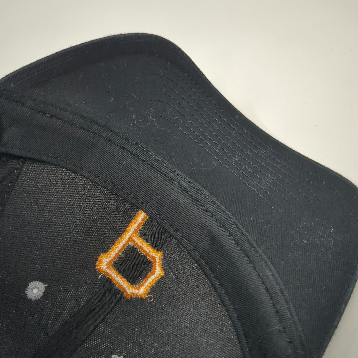 Pittsburgh Pirates MLB Fan Favorite Baseball Cap Black Gray One Size Strapback