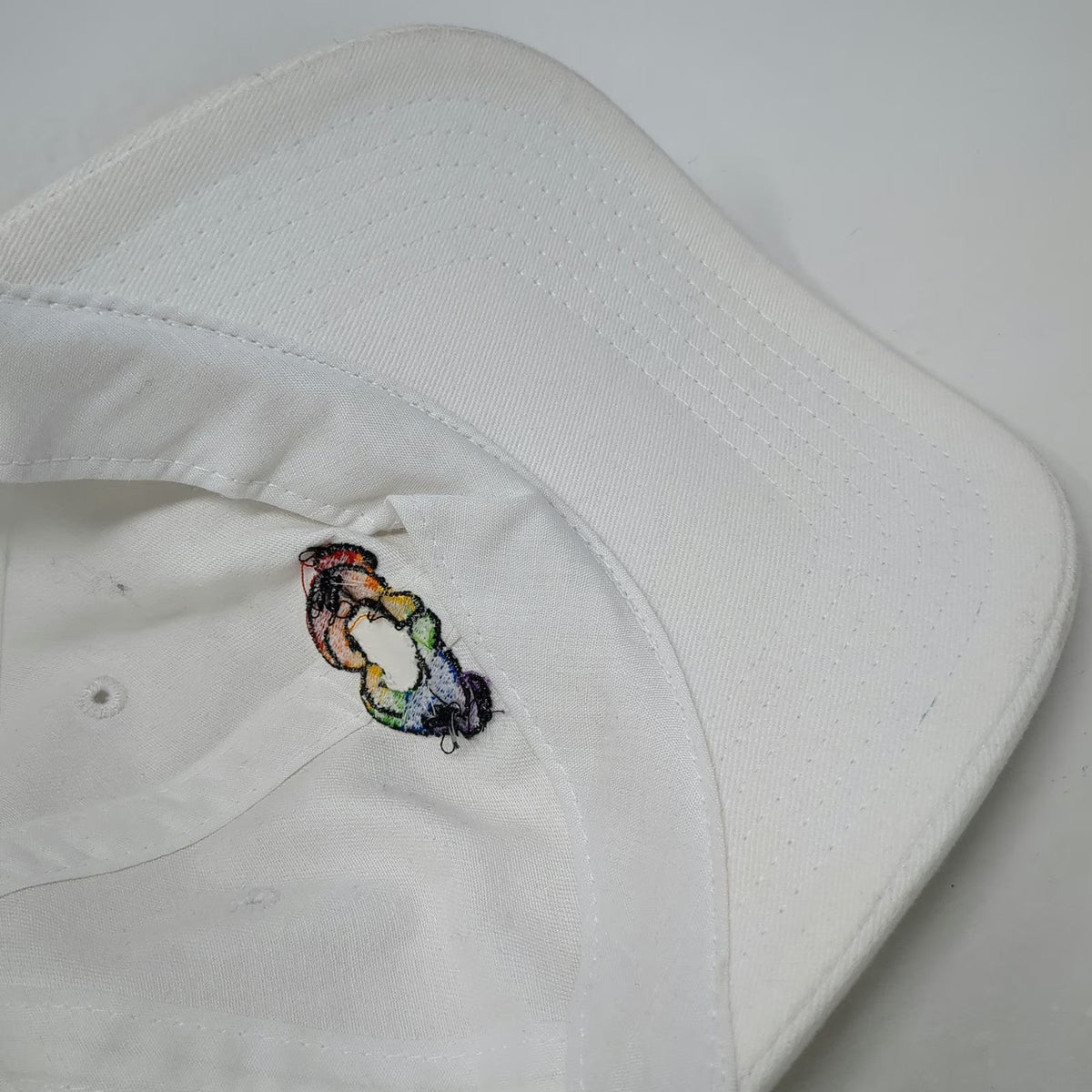 Disney Parks Baseball Cap White OSFM Rainbow Mickey Heart Slideback Cotton Hat