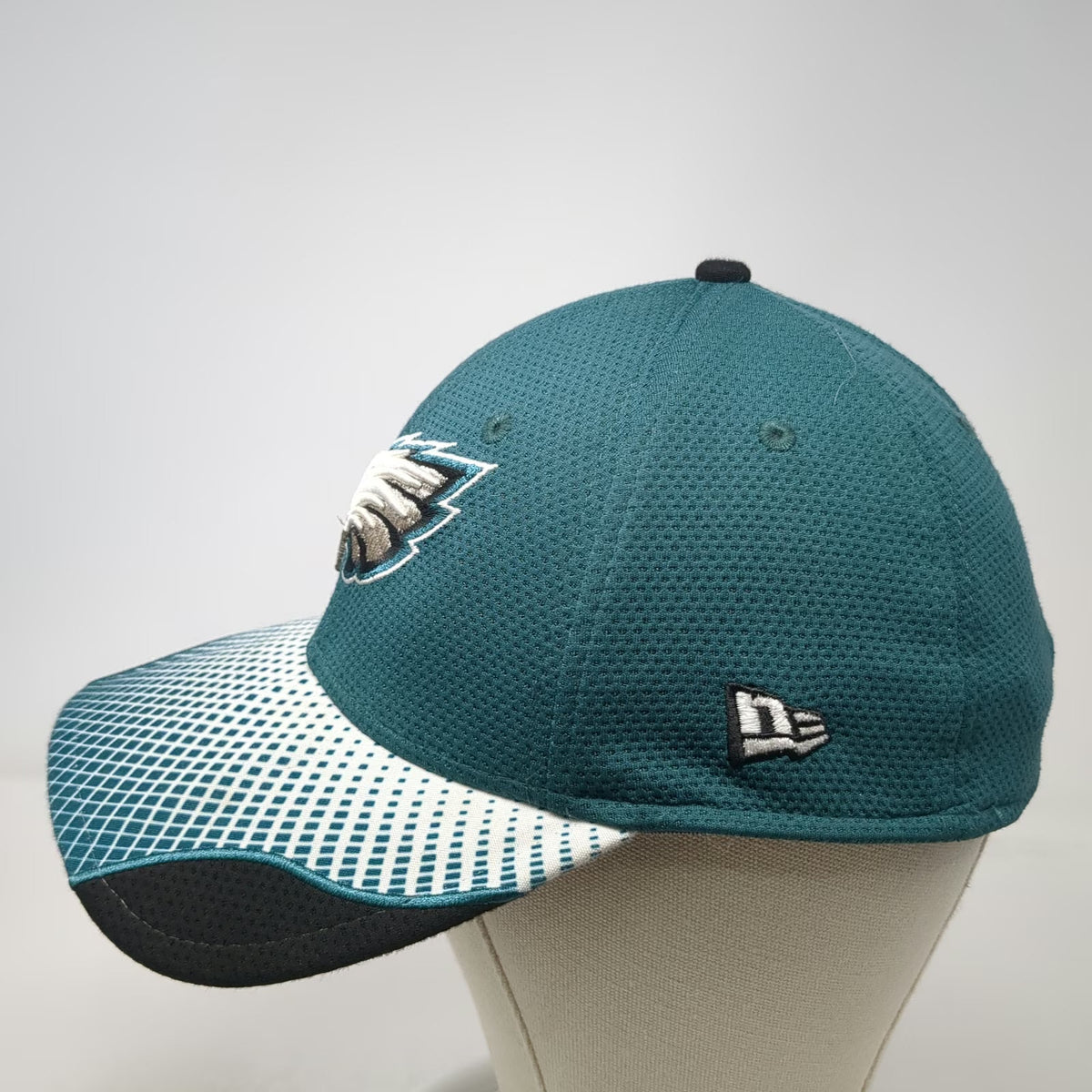 Philadelphia Eagles NFL New Era Green M Cap Stretch Fit Pattern 39THIRTY Hat