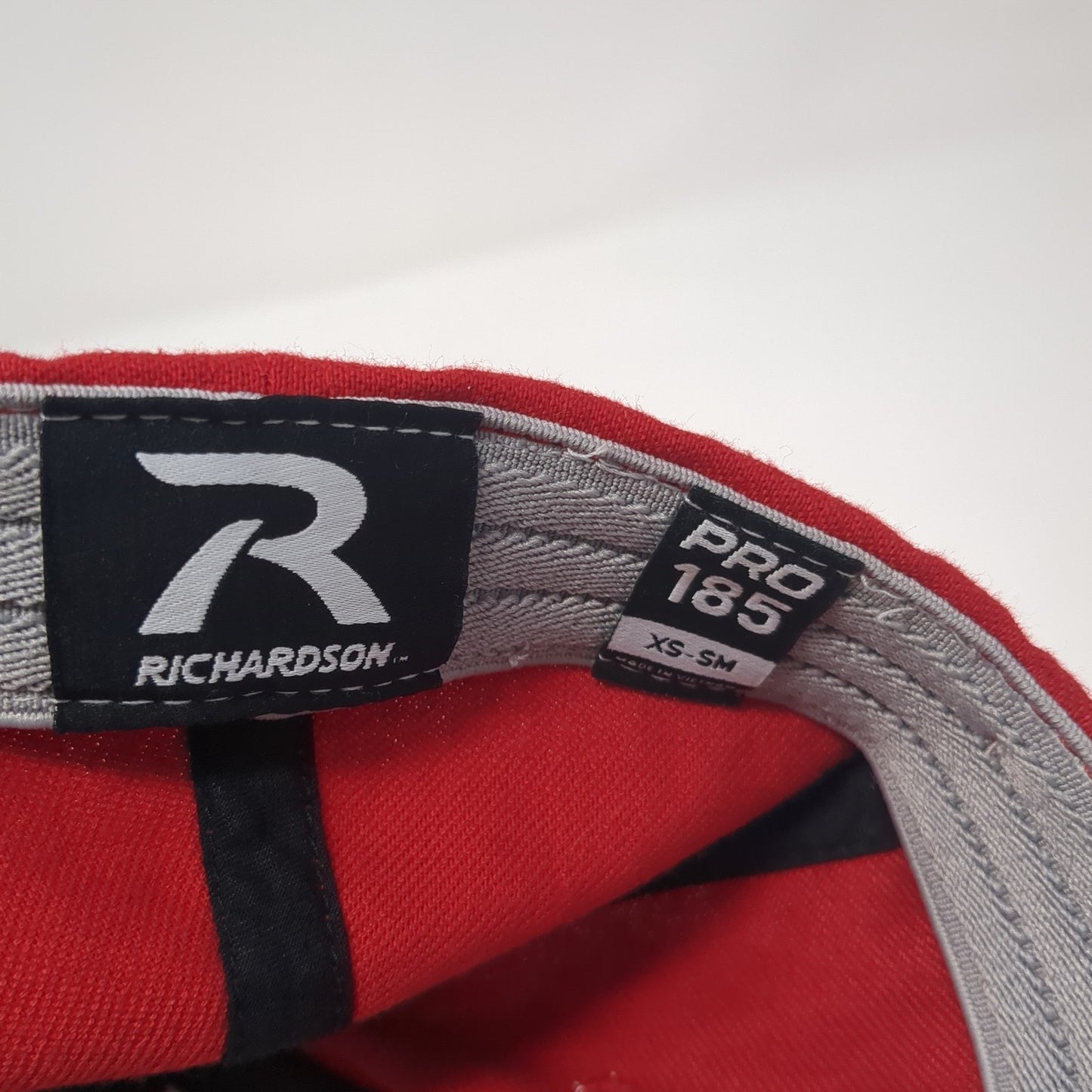 2015 Basque Soccer Friendly Fitted Hat Red Small Embroidered Richardson