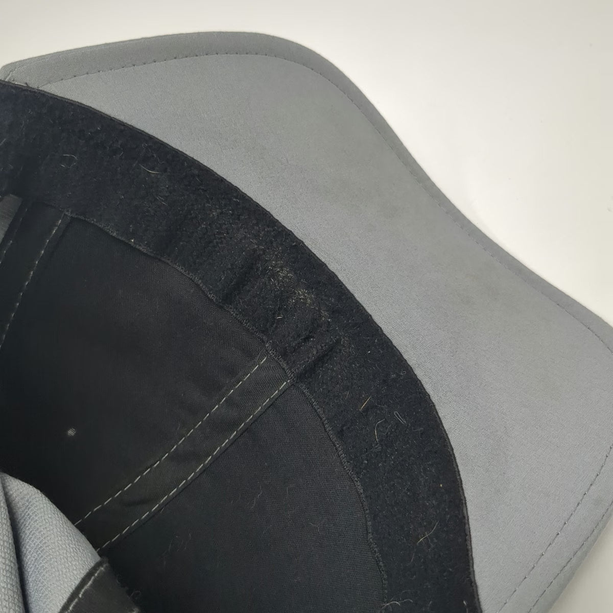 Russell Baseball Cap Gray XL Stretch Fit Performance Sport Gym Athletic Hat