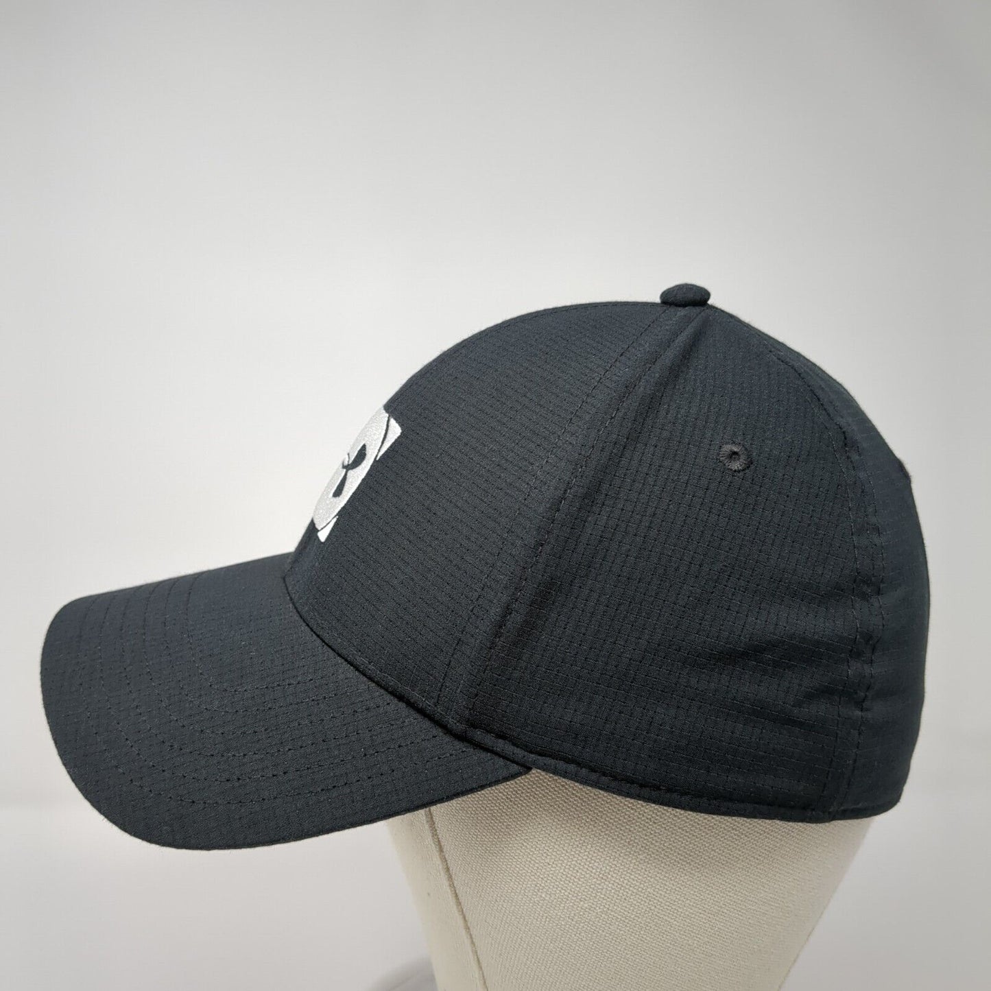 Under Armour Golf Fitted Hat Black L/XL Classic Fit Embroidered 6 Panel