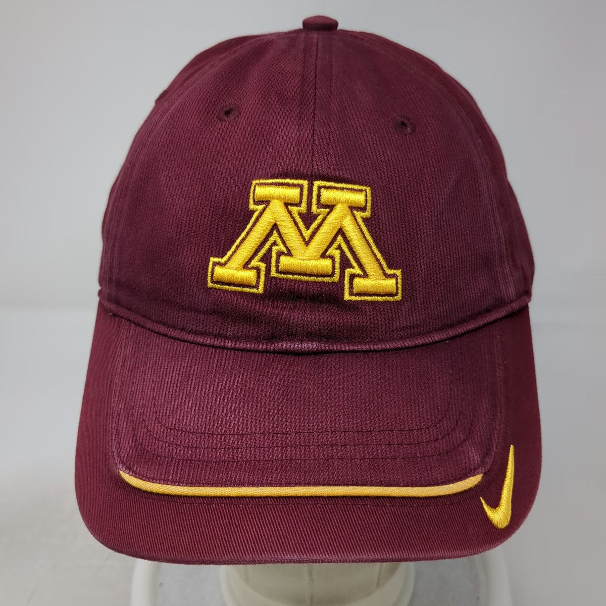 Nike Minnesota Golden Gophers NCAA Red One Size Strapback Hat Adjustable Logo