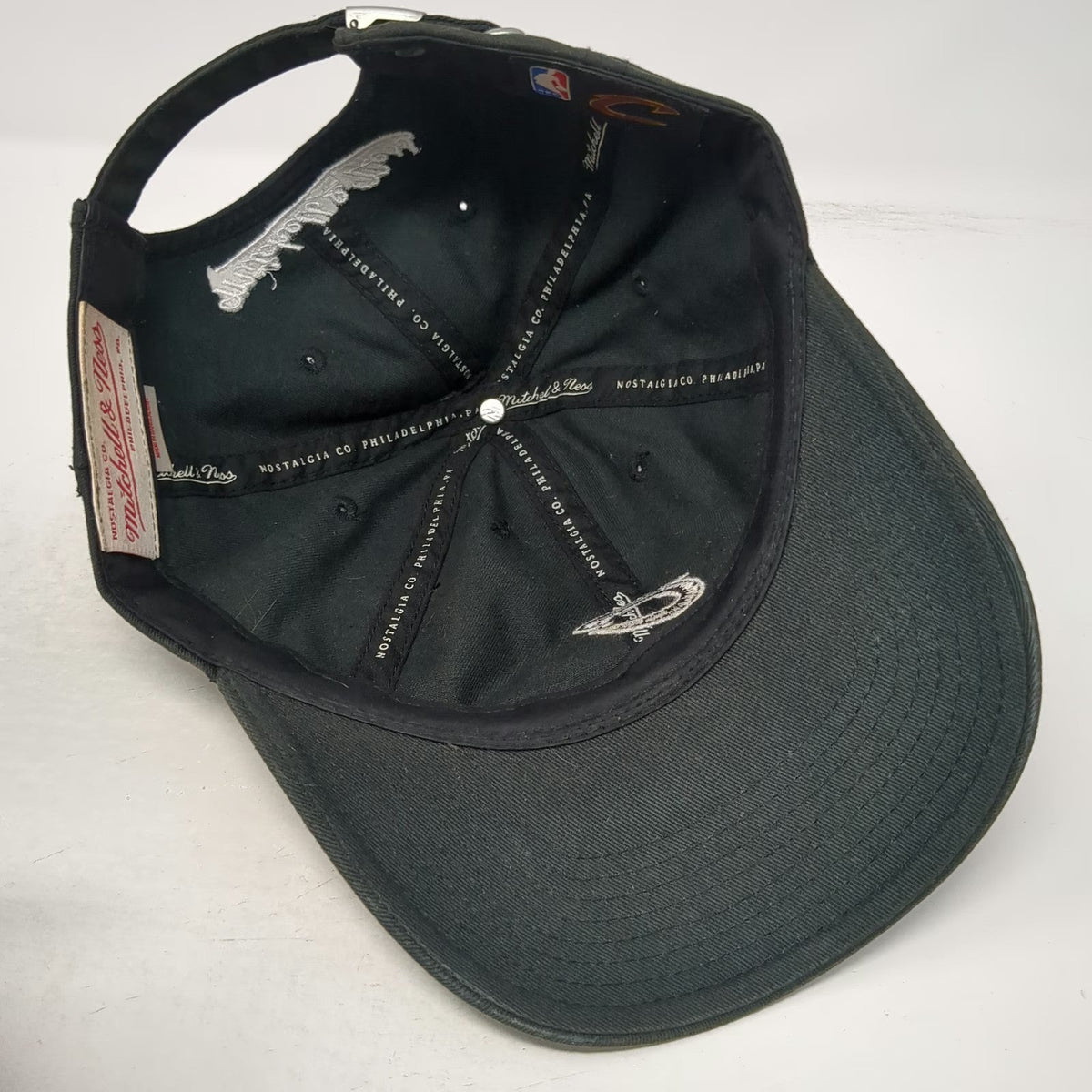 Cleveland Cavaliers NBA Mitchell & Ness Black One Size Cap Strapback Curved Hat