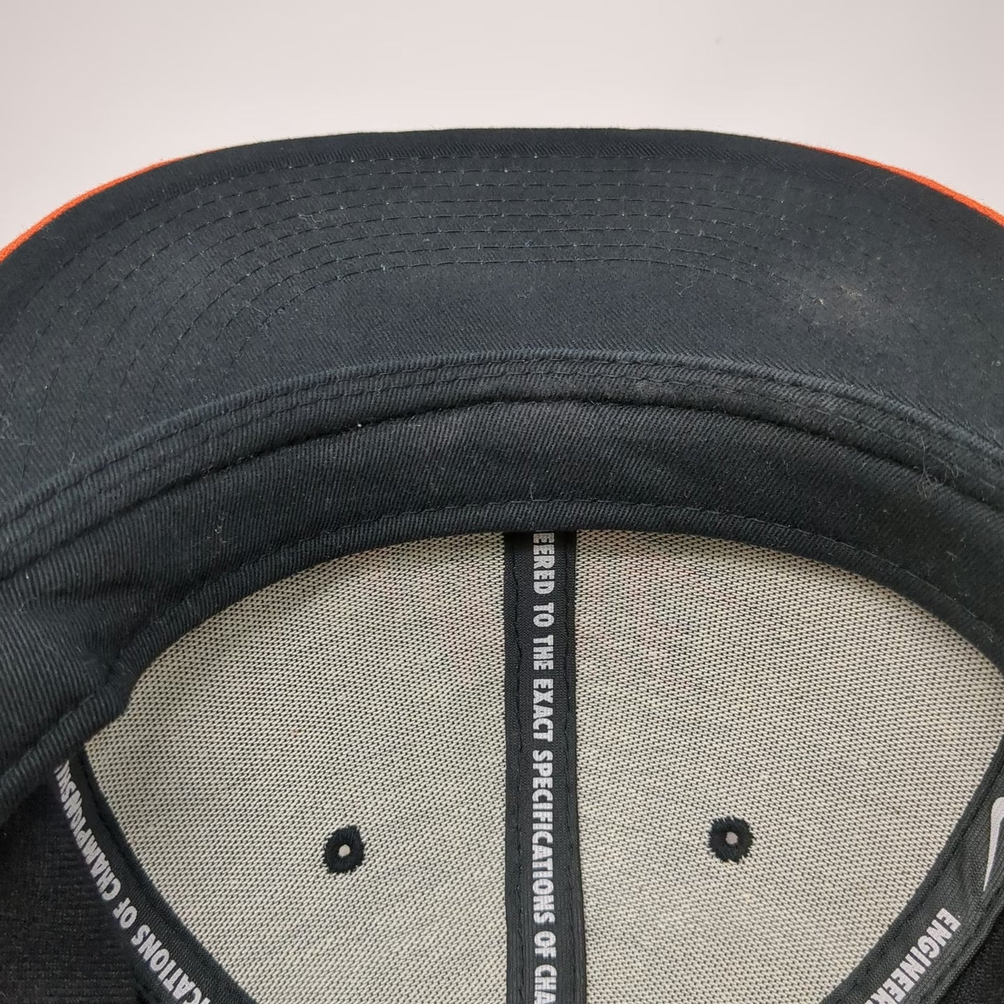 Nike Snapback Black Orange Hat One Size Flat Brim Embroidered Contrast Logo