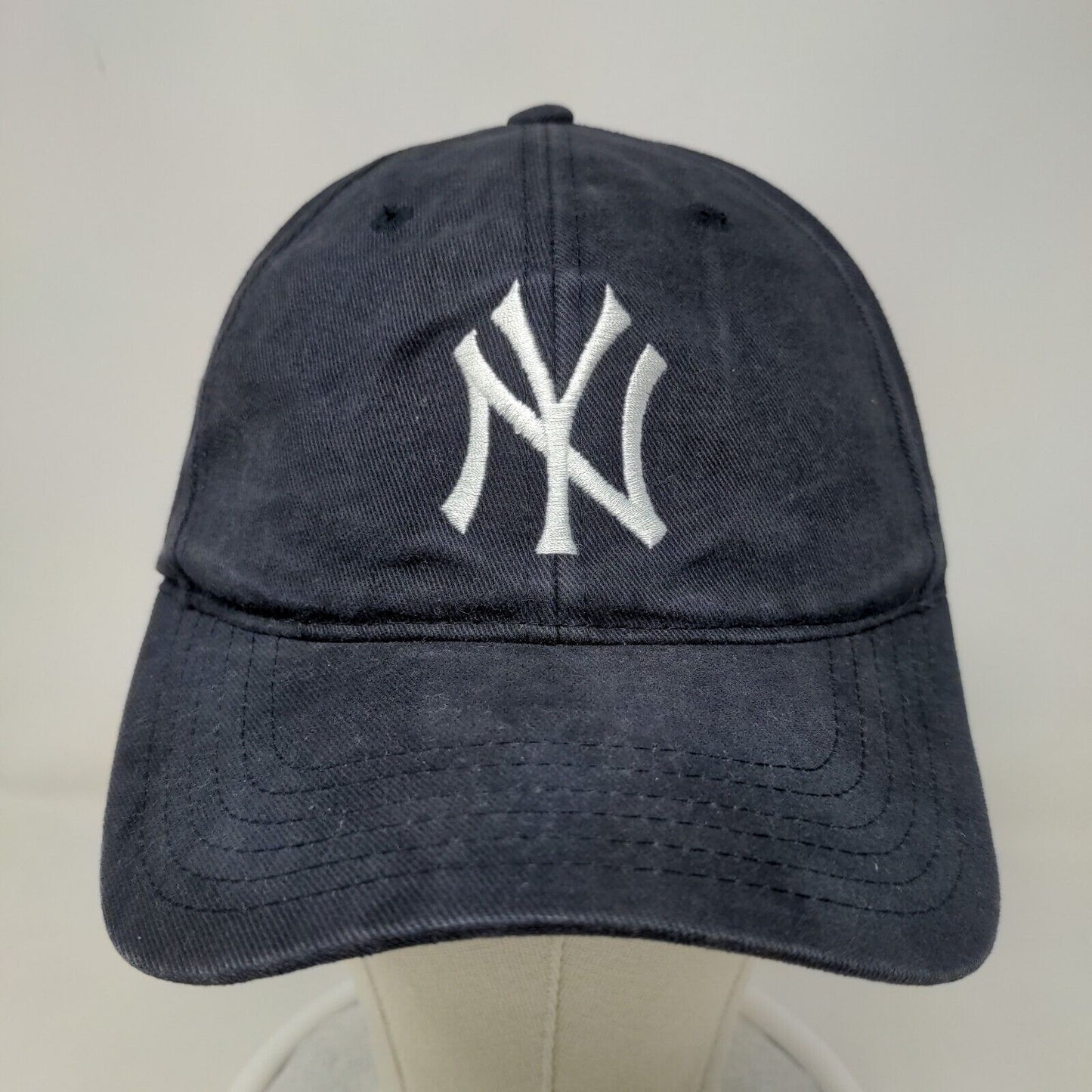MLB Men's Strapback Hat Blue OSFA Embroidered New York Yankees Logo Cotton