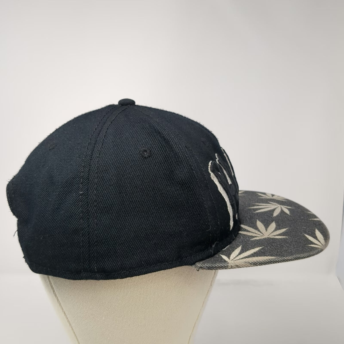 Snapback Hat Black One Size Marijuana Leaf Print 3D Puff Blunt Logo Flat Brim