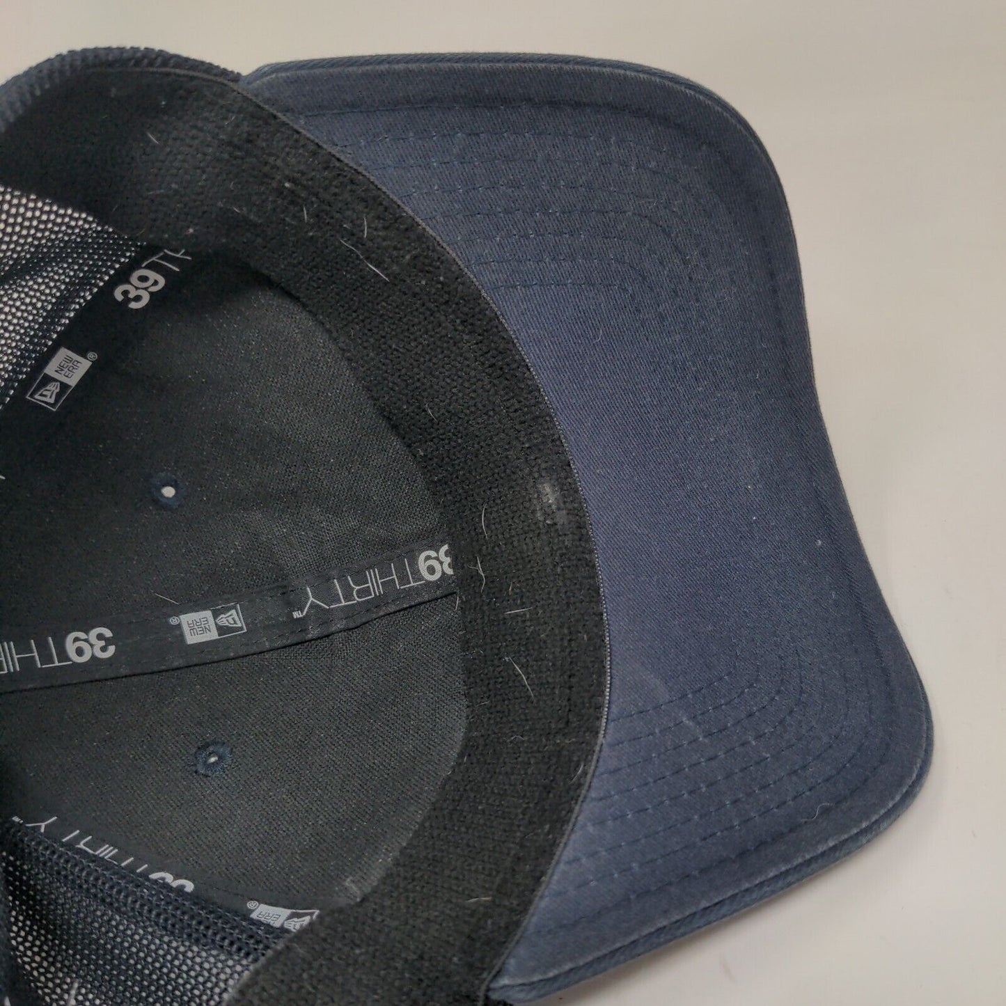 New Era Mens Fitted Mesh Back Hat Blue S-M Embroidered New York Yankees 39Thirty