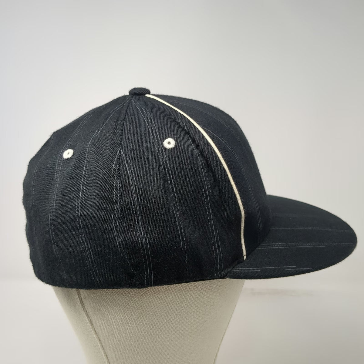 Flexfit Baseball Cap Black White L-XL Pinstripe Skull Pirate Curved Brim Hat