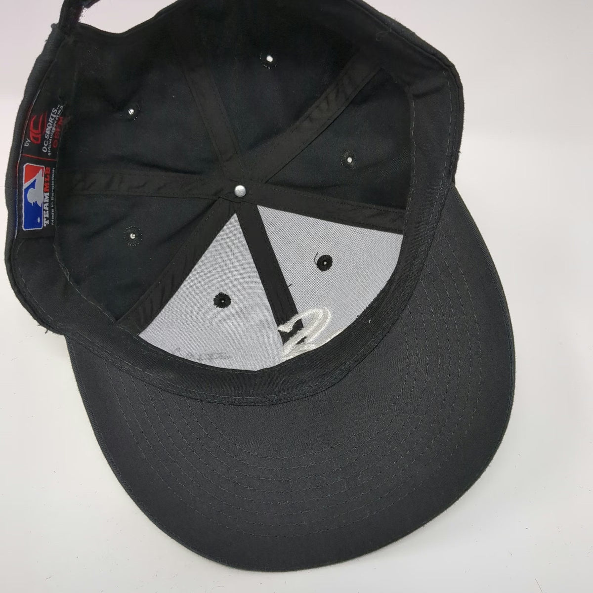 OC Sports Chicago White Sox MLB Baseball Cap Black One Size Logo Embroidered Hat