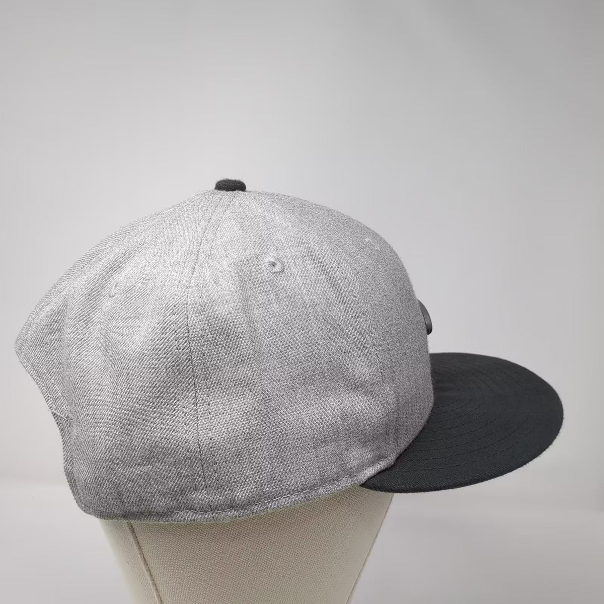New Era Oakley Gray Black Snapback Hat One Size 9FIFTY Flat Brim Logo Adjustable