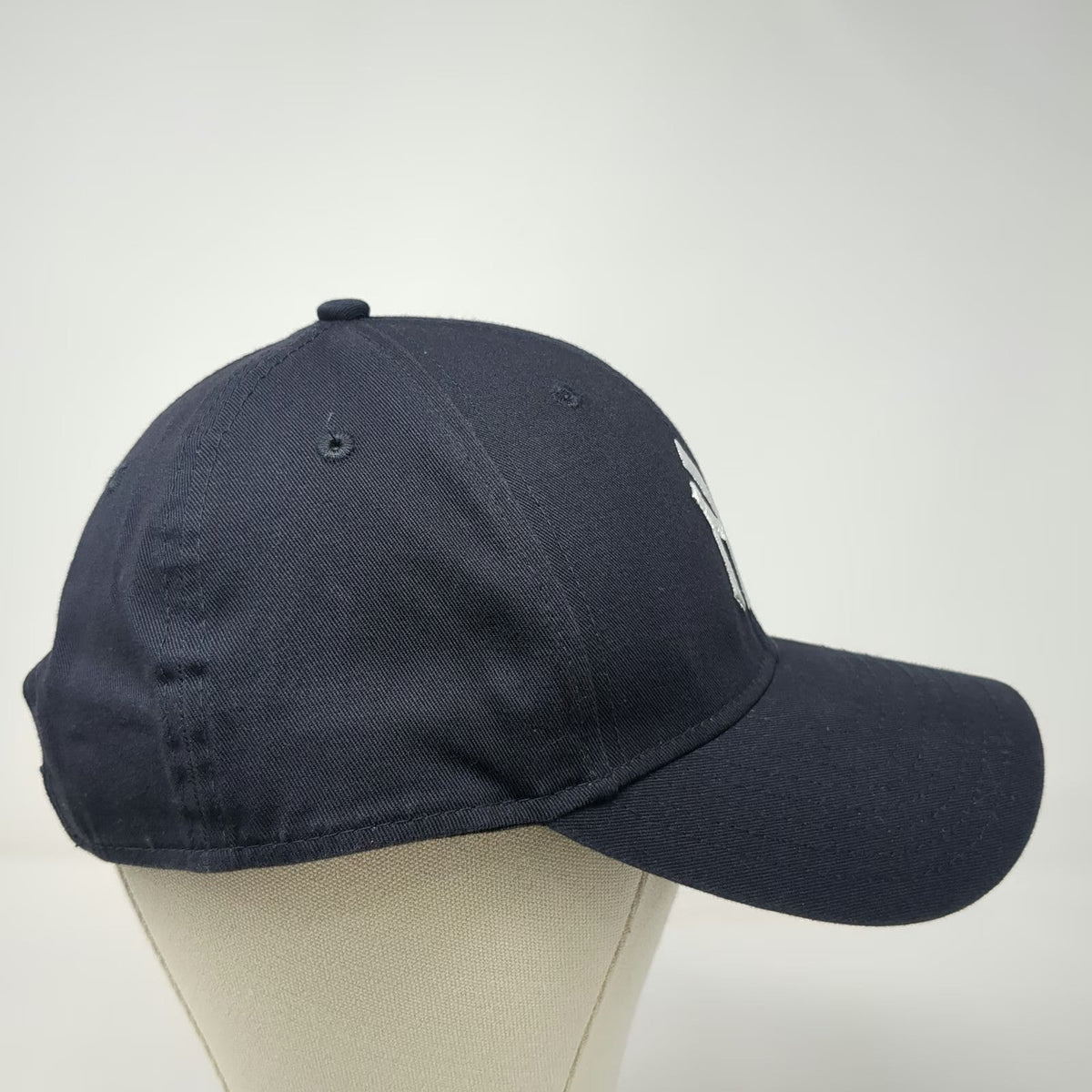 New York Yankees MLB New Era Blue Baseball Cap One Size NY Logo Strapback Hat