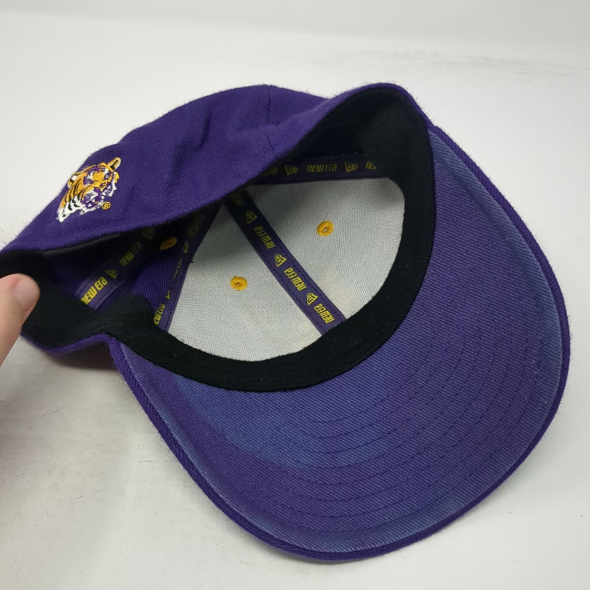 New Era LSU Tigers NCAA Purple 6 7/8 Cap Hat Fitted Wool Blend Tiger Head Logo