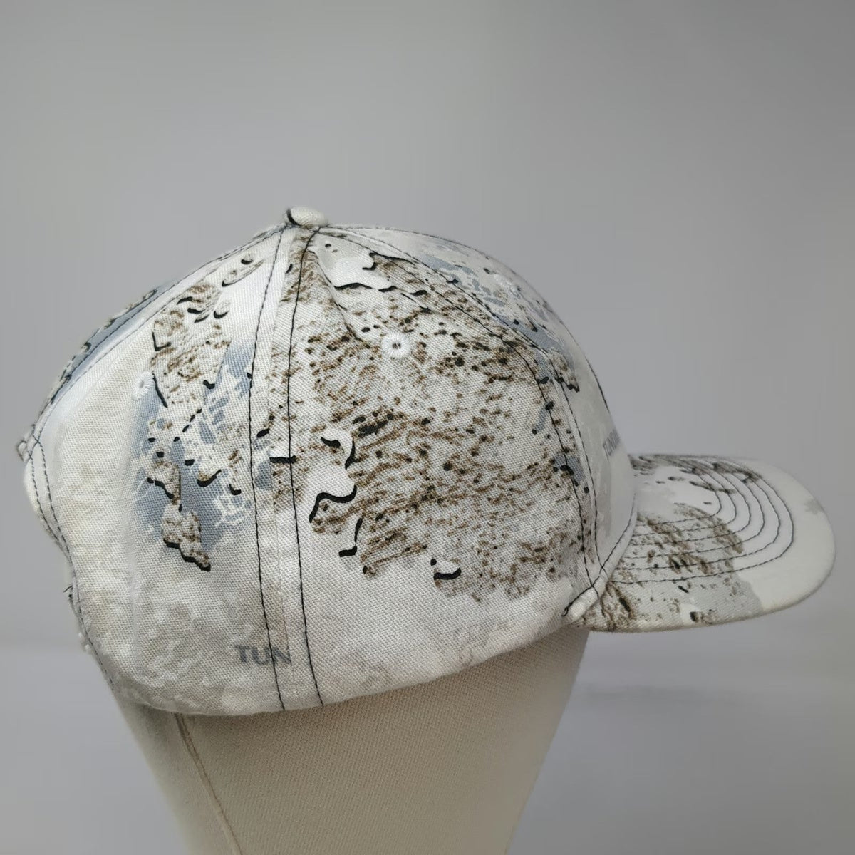 Bass Pro Shops Snapback Hat White One Size Tundra Camo Fishing Hunting Logo