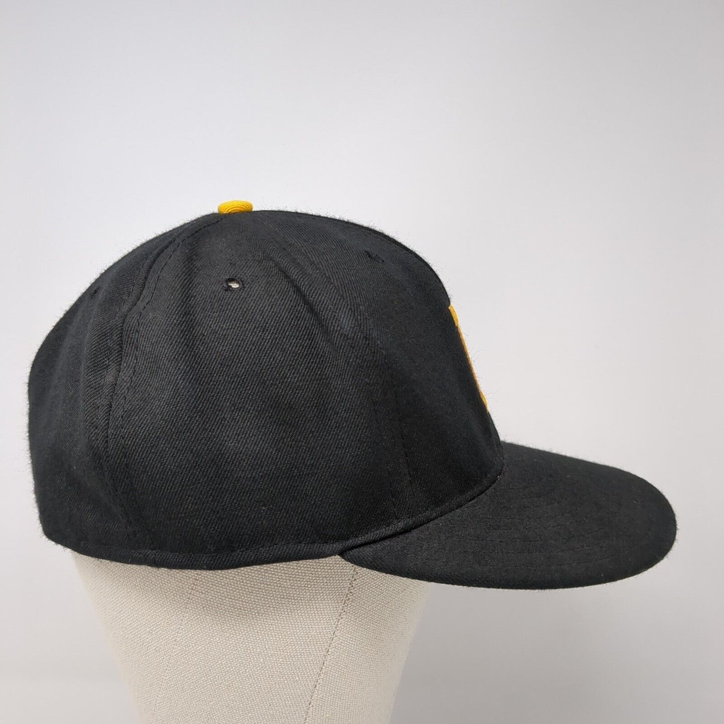 Letter I Fitted Hat Black 7 5/8 Embroidered Solid 6 Panel Vent Holes