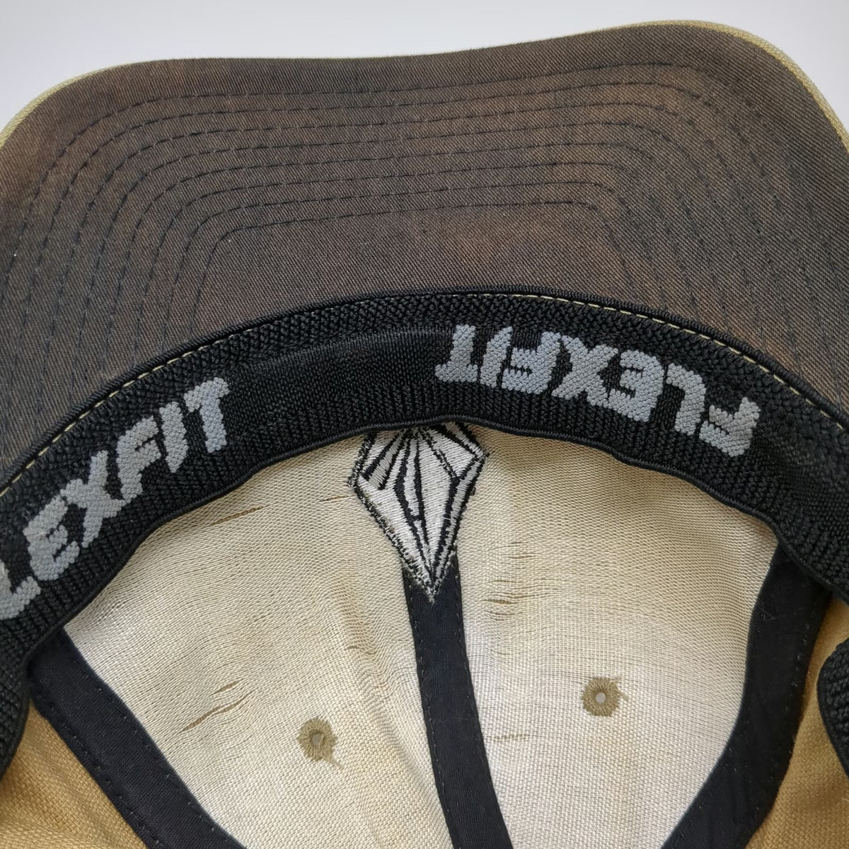 Volcom Baseball Cap Beige M Flexfit Embroidered Stone Logo Cotton Spandex Hat