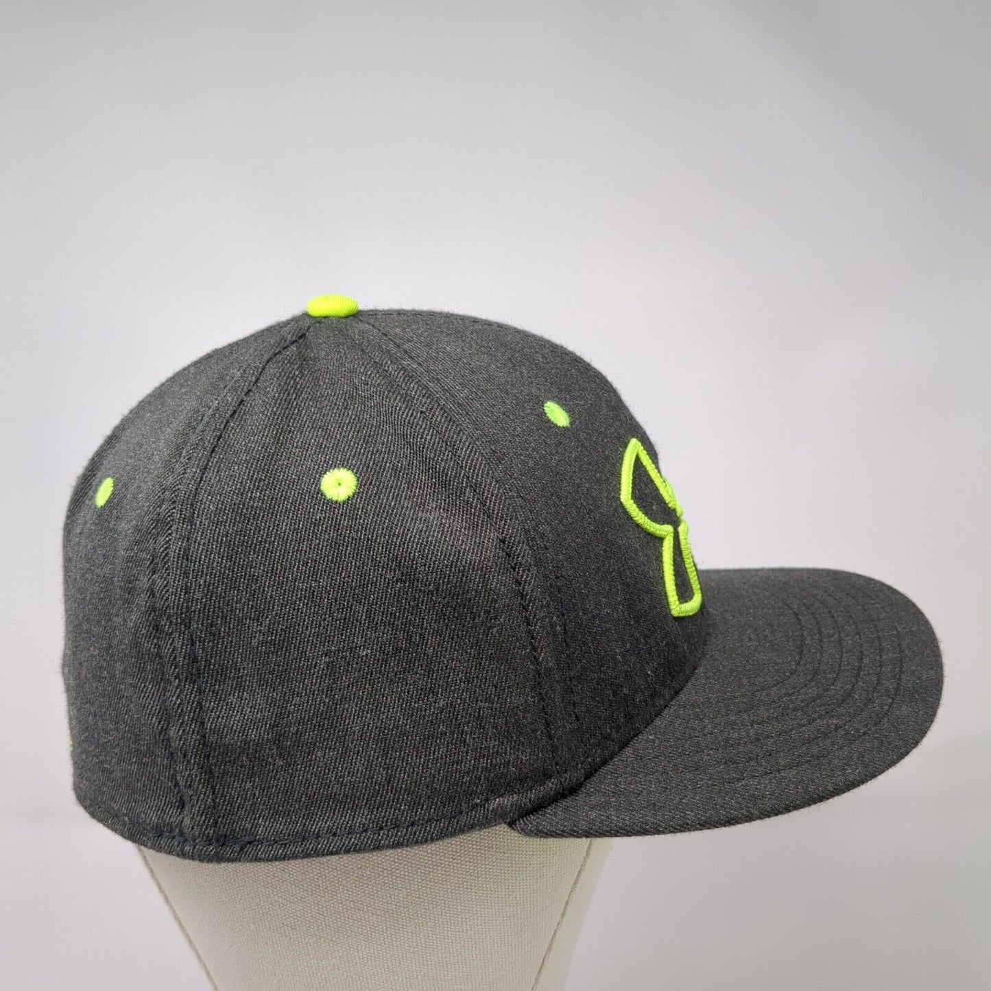 Under Armour Big Logo Fitted Hat M/L Stretch Gray Embroidered 6 Panel