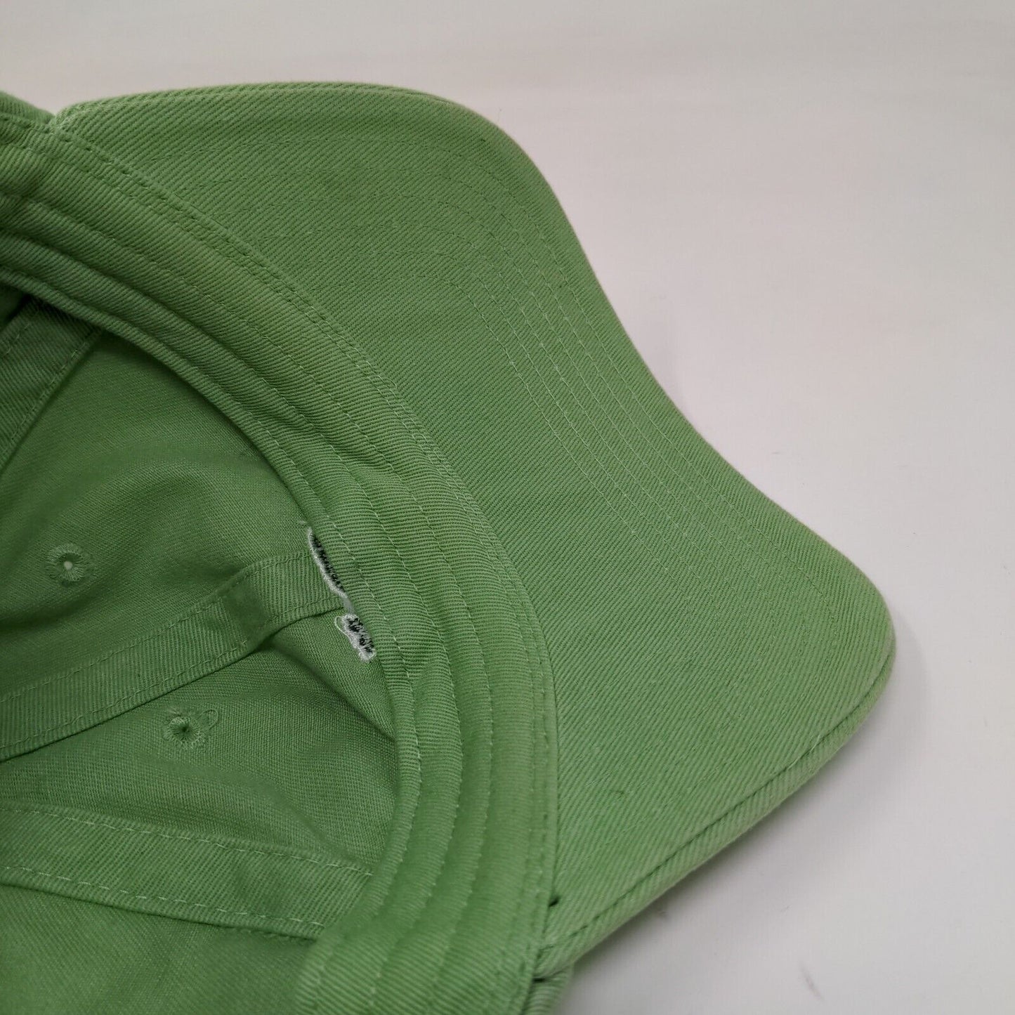 Vineyard Vines Men's Slideback Hat Green Embroidered Whale Logo