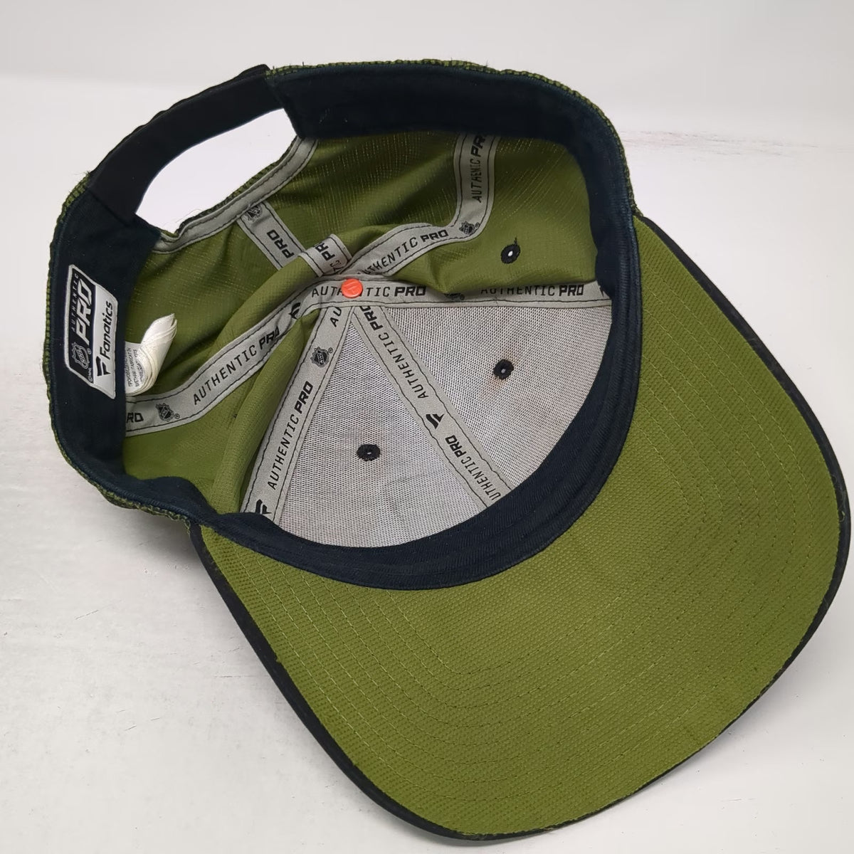 New Jersey Devils NHL Fanatics Cap Black Green One Size Salute to Service Camo