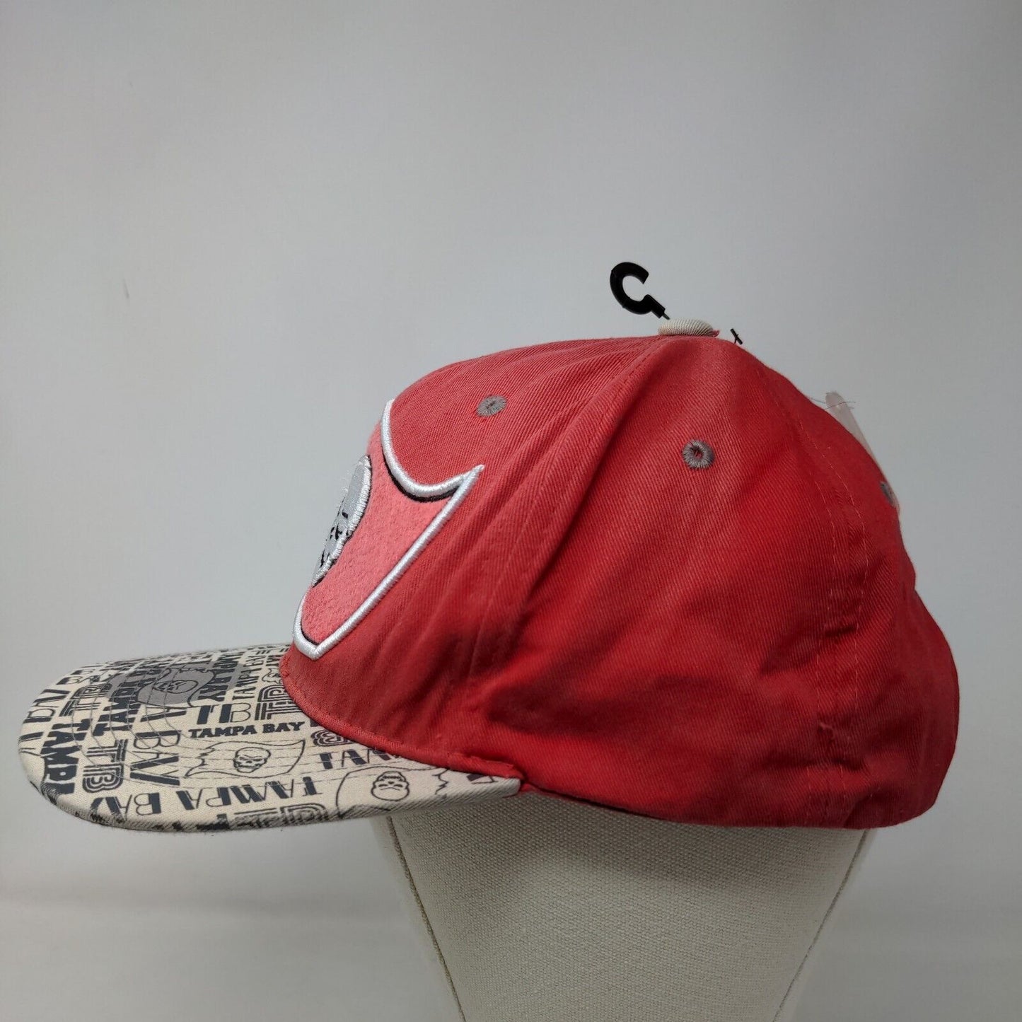 M Fashions Men's Snapback Hat Red Embroidered Tampa Bay Buccaneers Big Logo