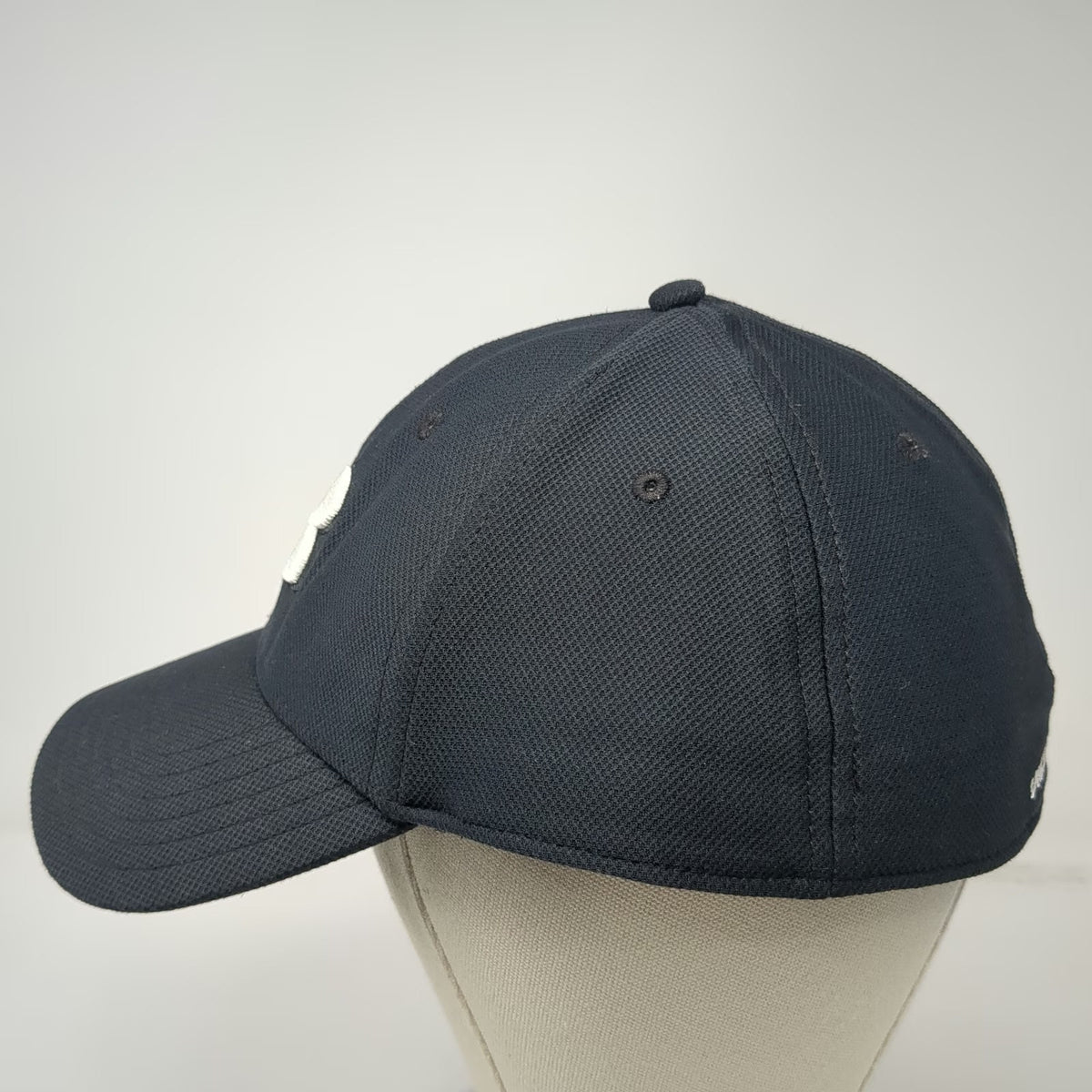 Under Armour Baseball Cap Black XL Fitted UA Embroidered Logo Performance Hat