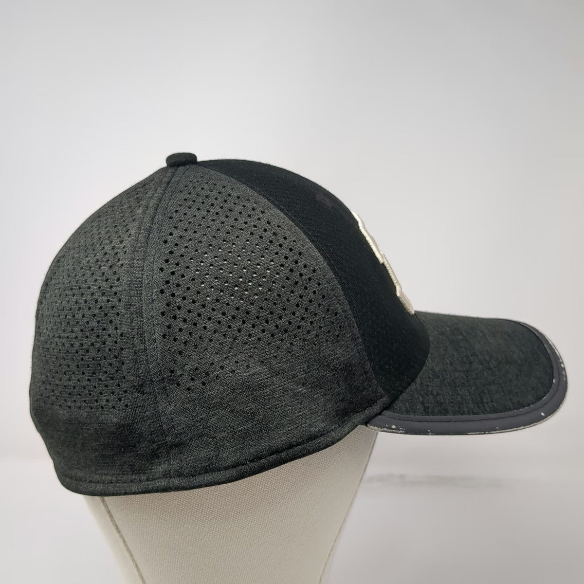 Cincinnati Bengals NFL New Era Cap Gray L Mesh Perforated Stretch Fit Hat