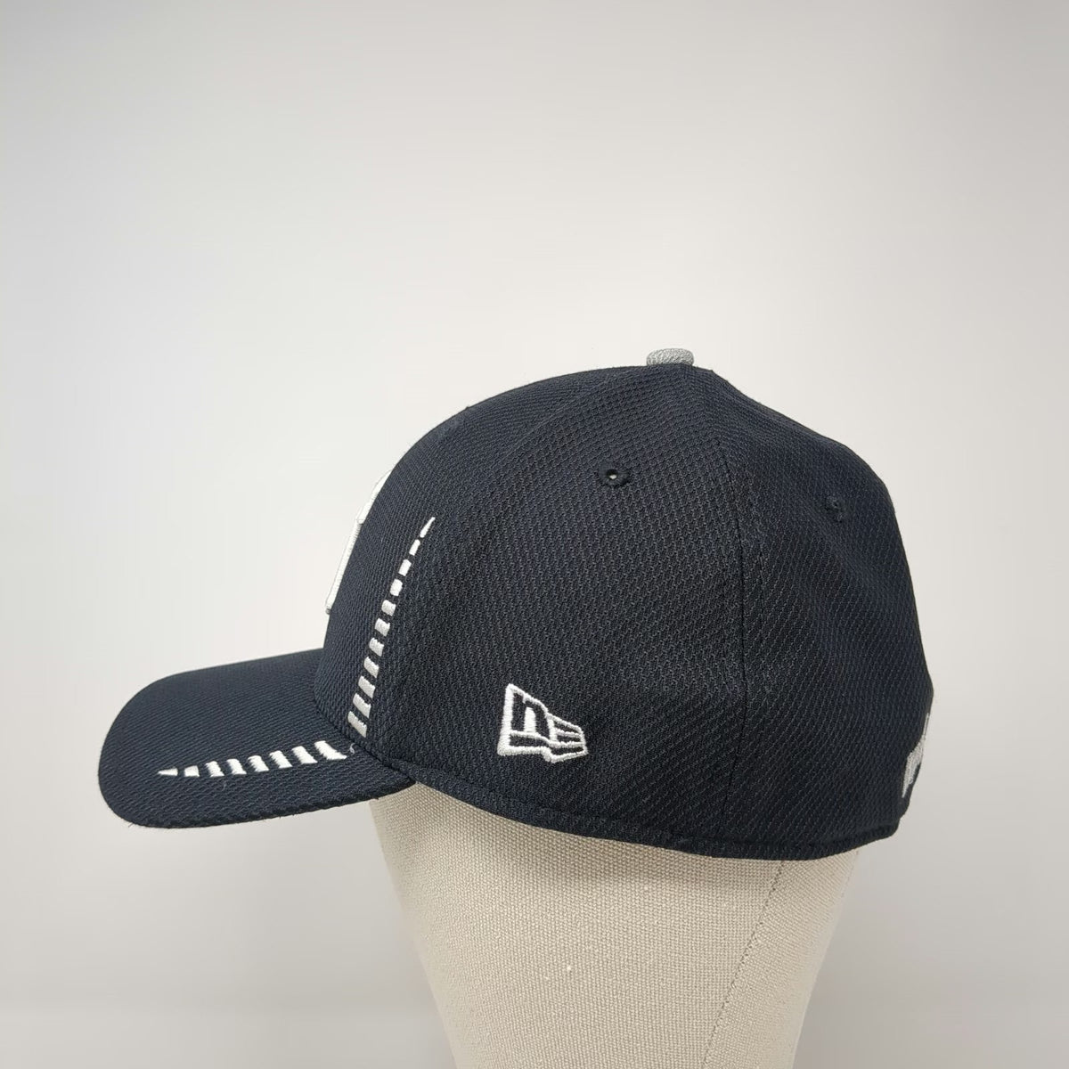 New York Yankees MLB New Era Baseball Cap Blue L 39THIRTY Stretch Fit Dash Hat