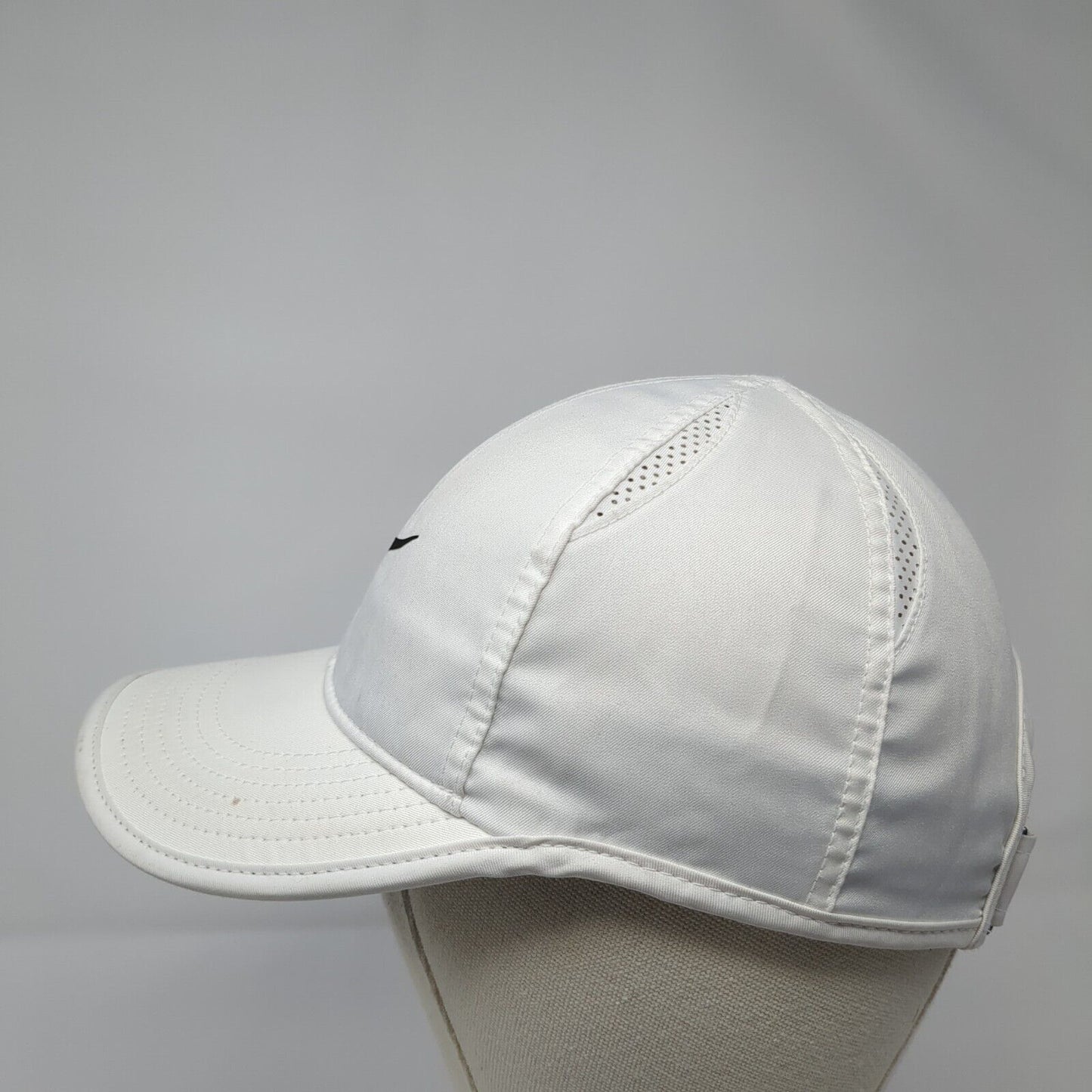 Nike Strapback Hat White One Size Adjustable Breathable Featherlight Dri-Fit