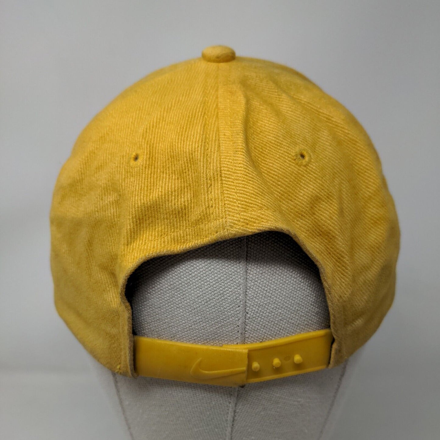 Nike Swoosh Snapback Hat Yellow One Size Embroidered Adjustable Vintage Tag