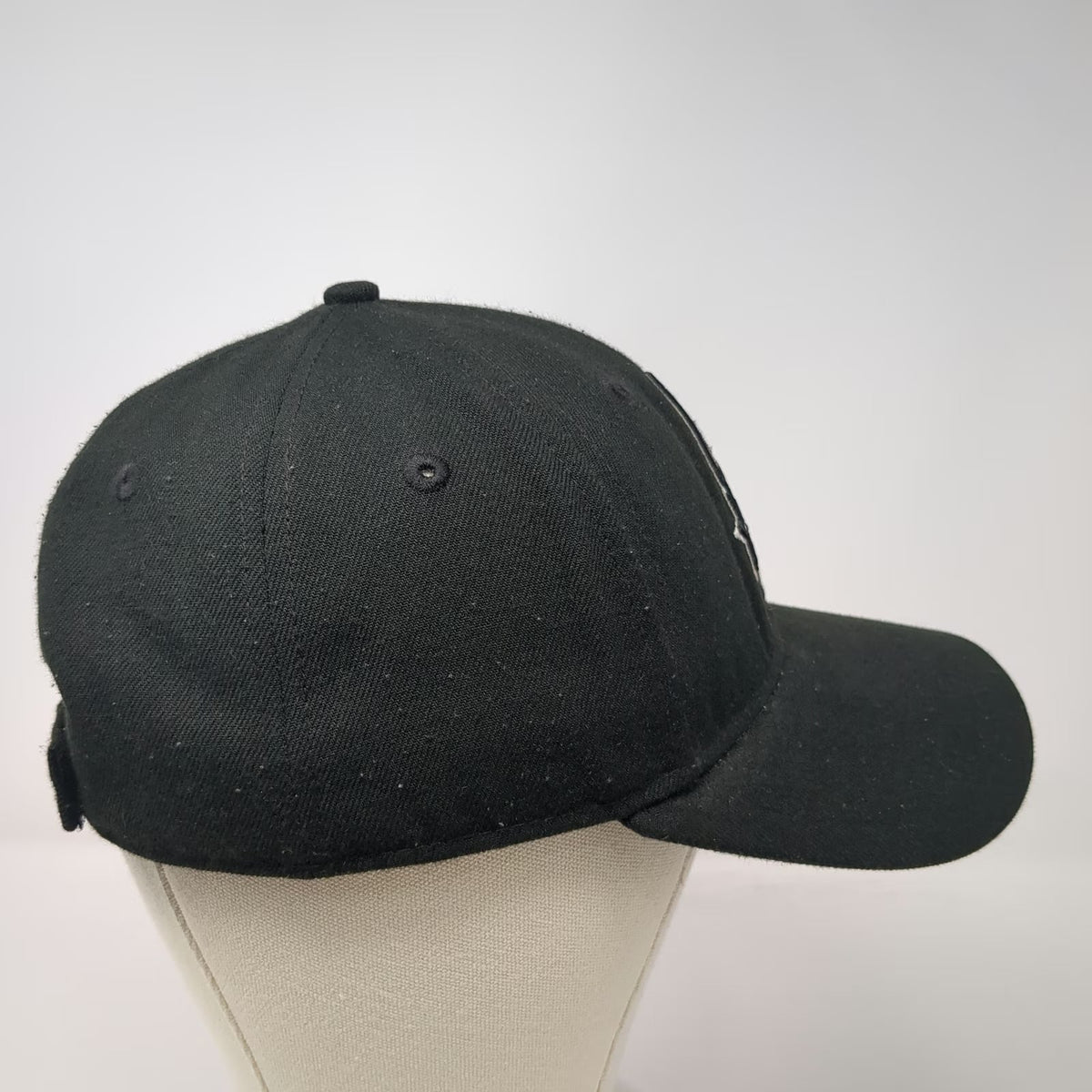 New Era San Antonio Spurs NBA Cap Black OS Strapback Curved Brim Hat Embroidered