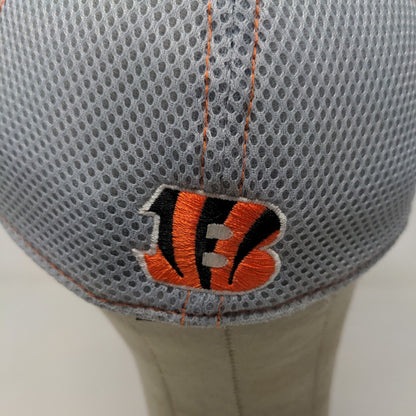 New Era Men's Fitted Hat Gray Size M/L Embroidered Cincinnati Bengals Logo
